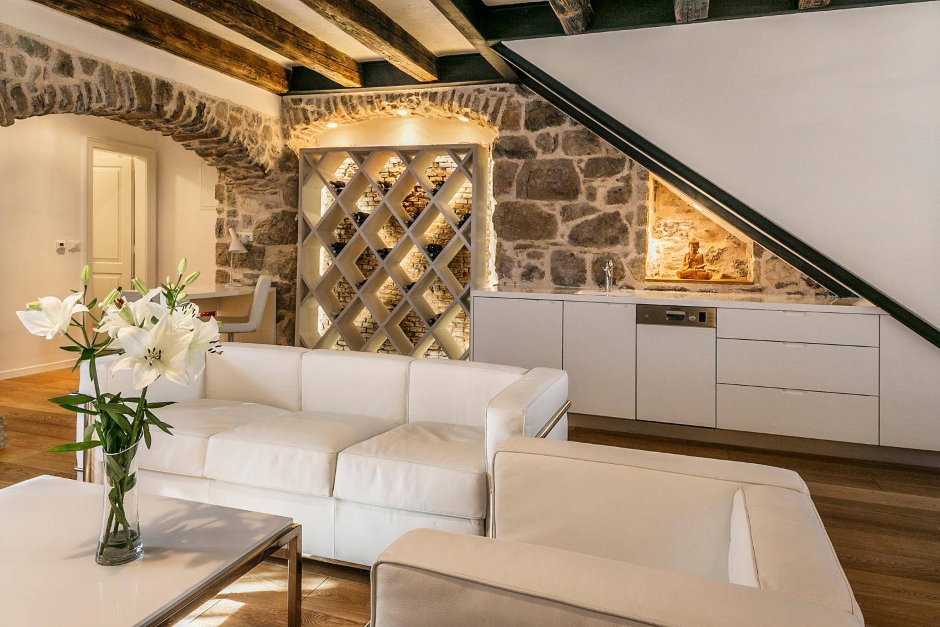 Deluxe Three-Bedroom Villa with Terrace and Spa Bath - Radmilovica Street 19 photo 1