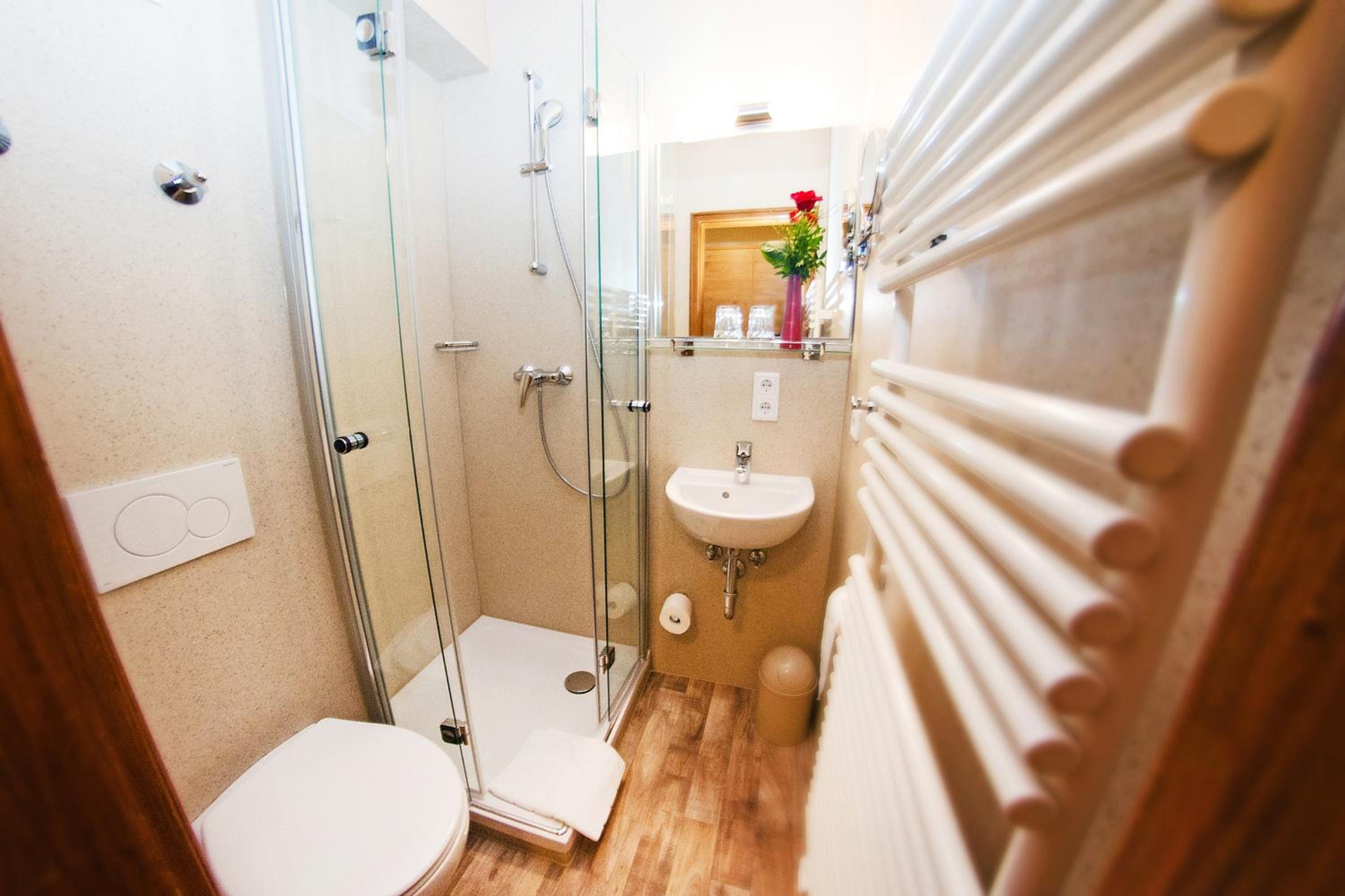 Standard Double Room - Photo 4