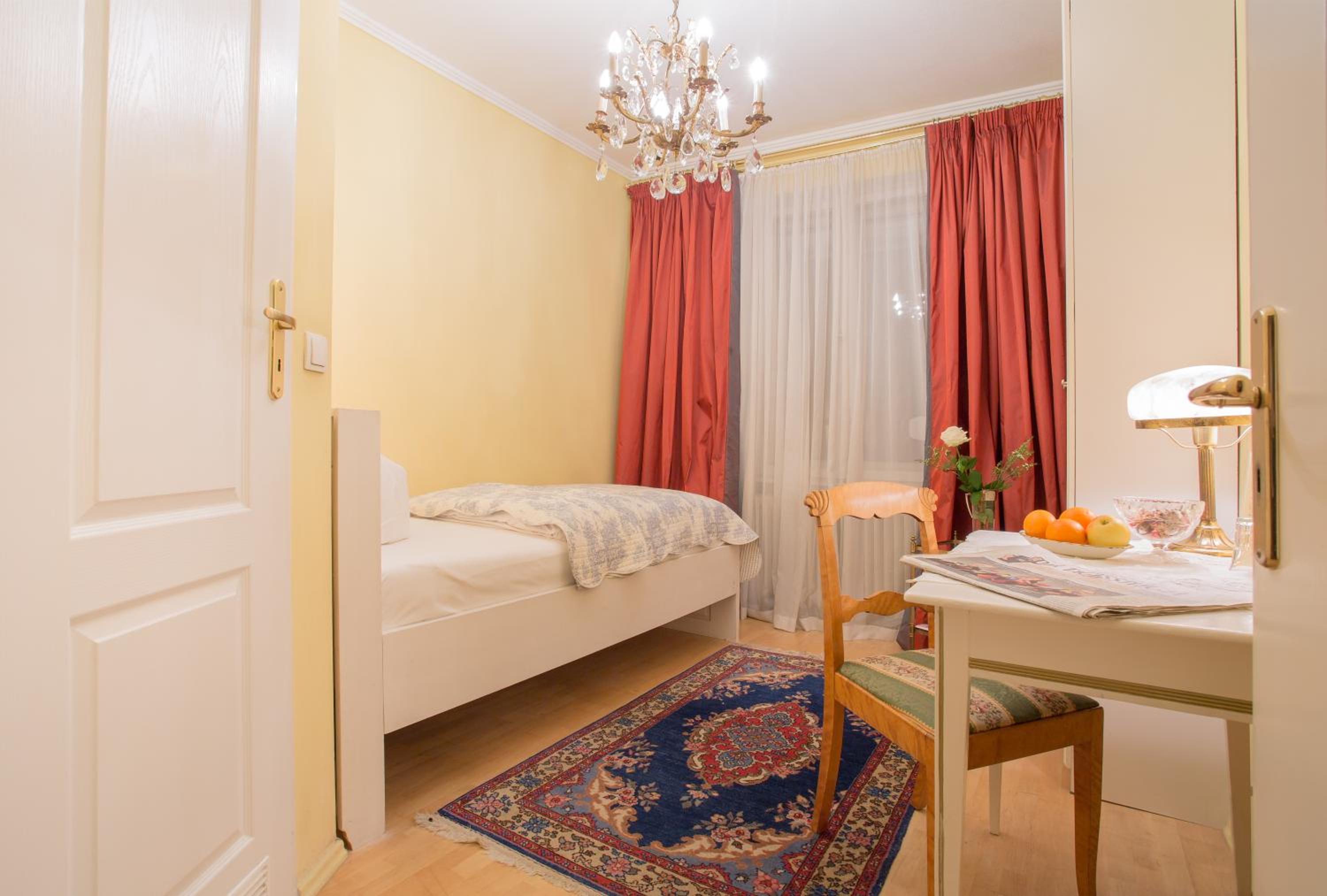 Single Room photo 3