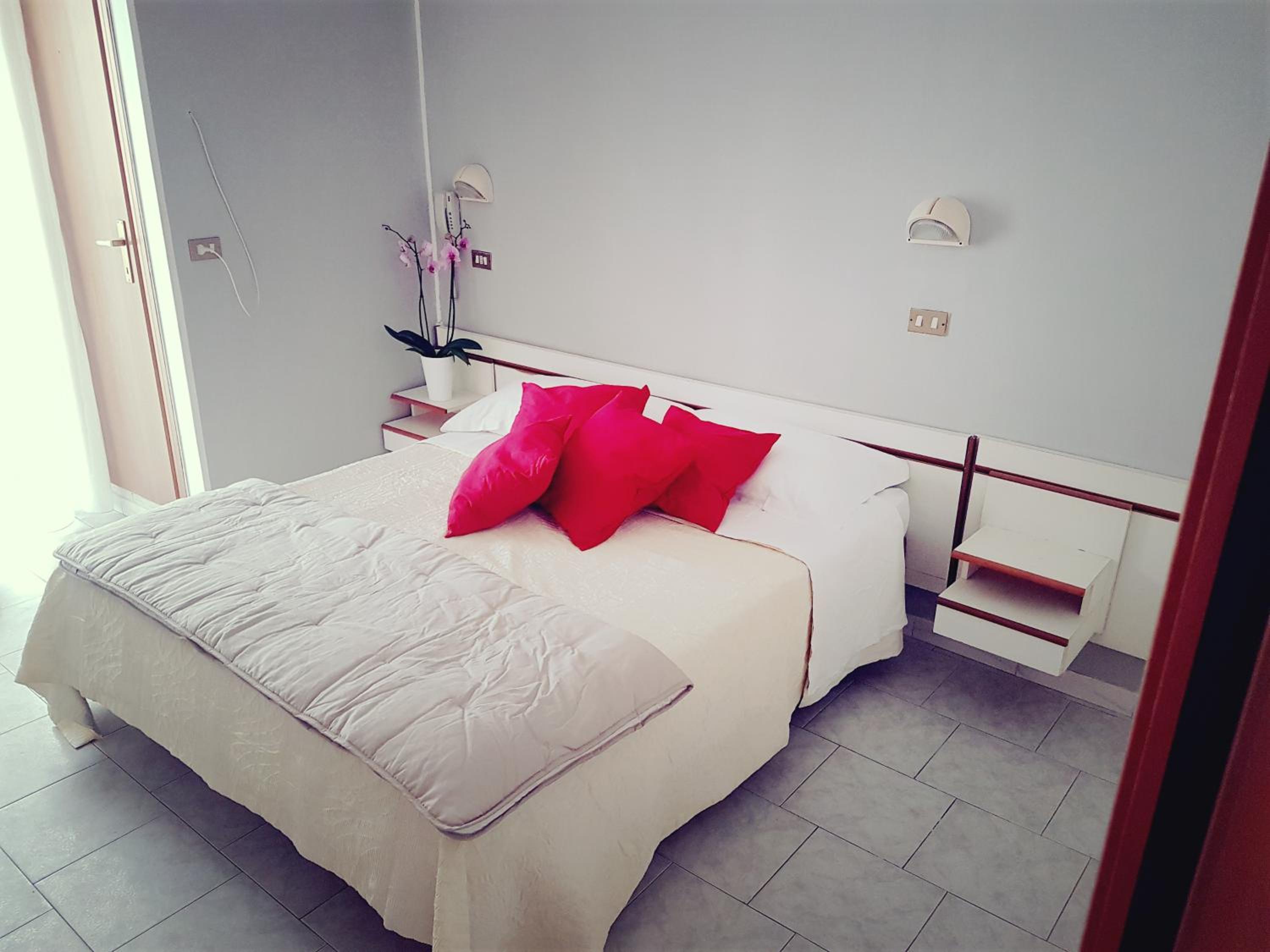 Double Or Twin Room photo 3