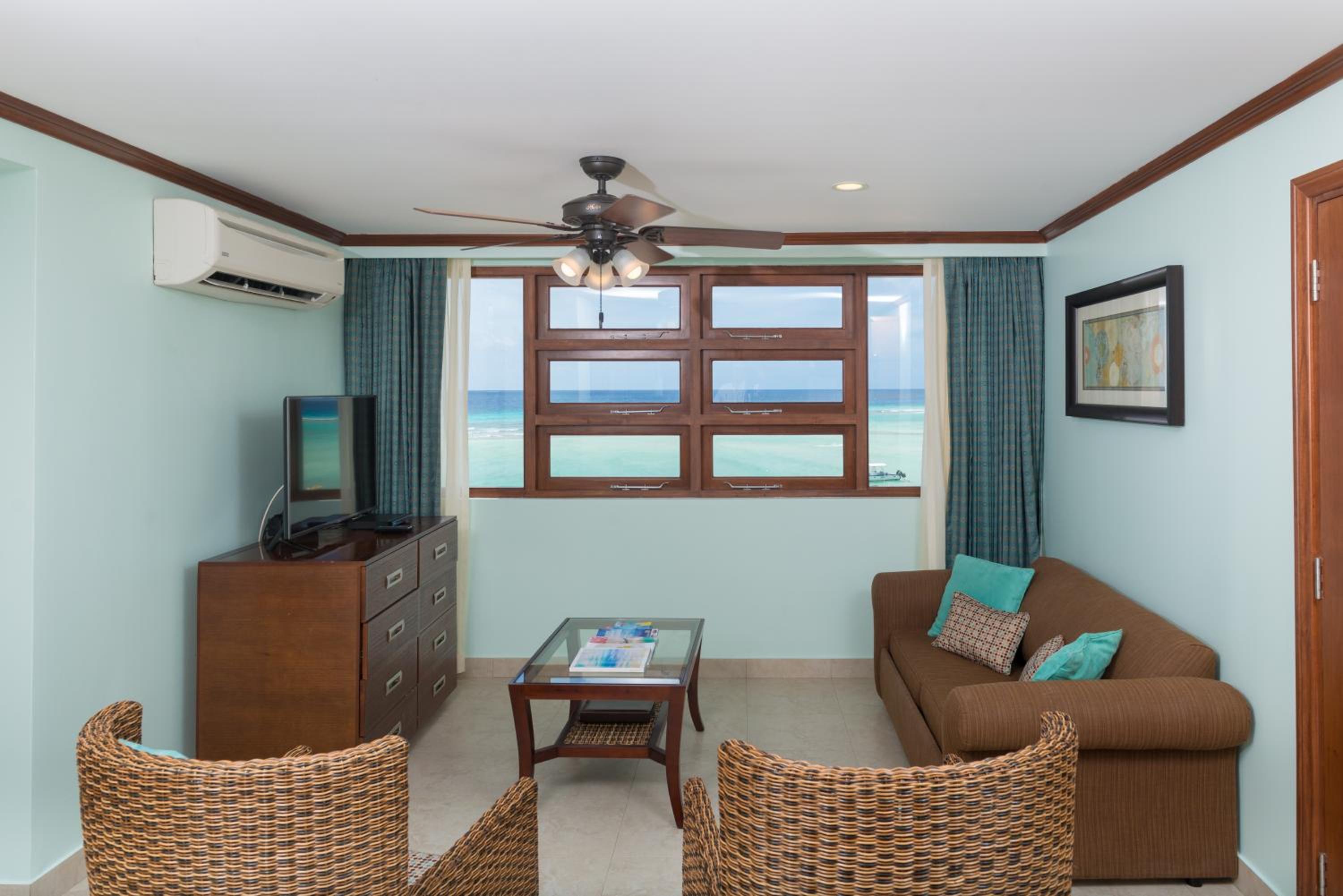One Bedroom Penthouse Suite with Seaview