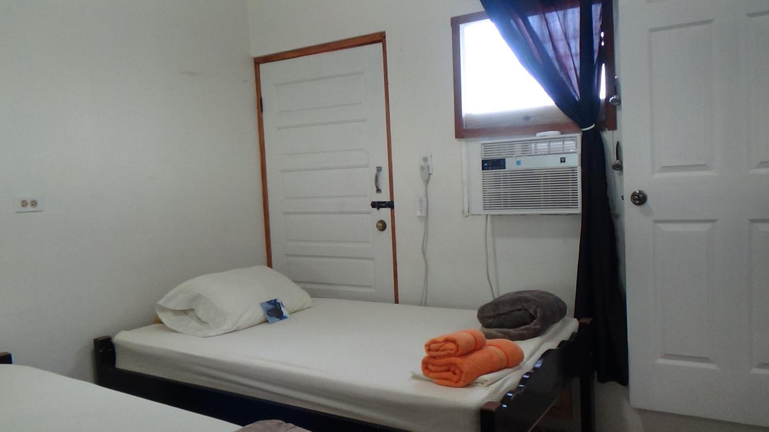 Triple Room with Private Bathroom photo 3