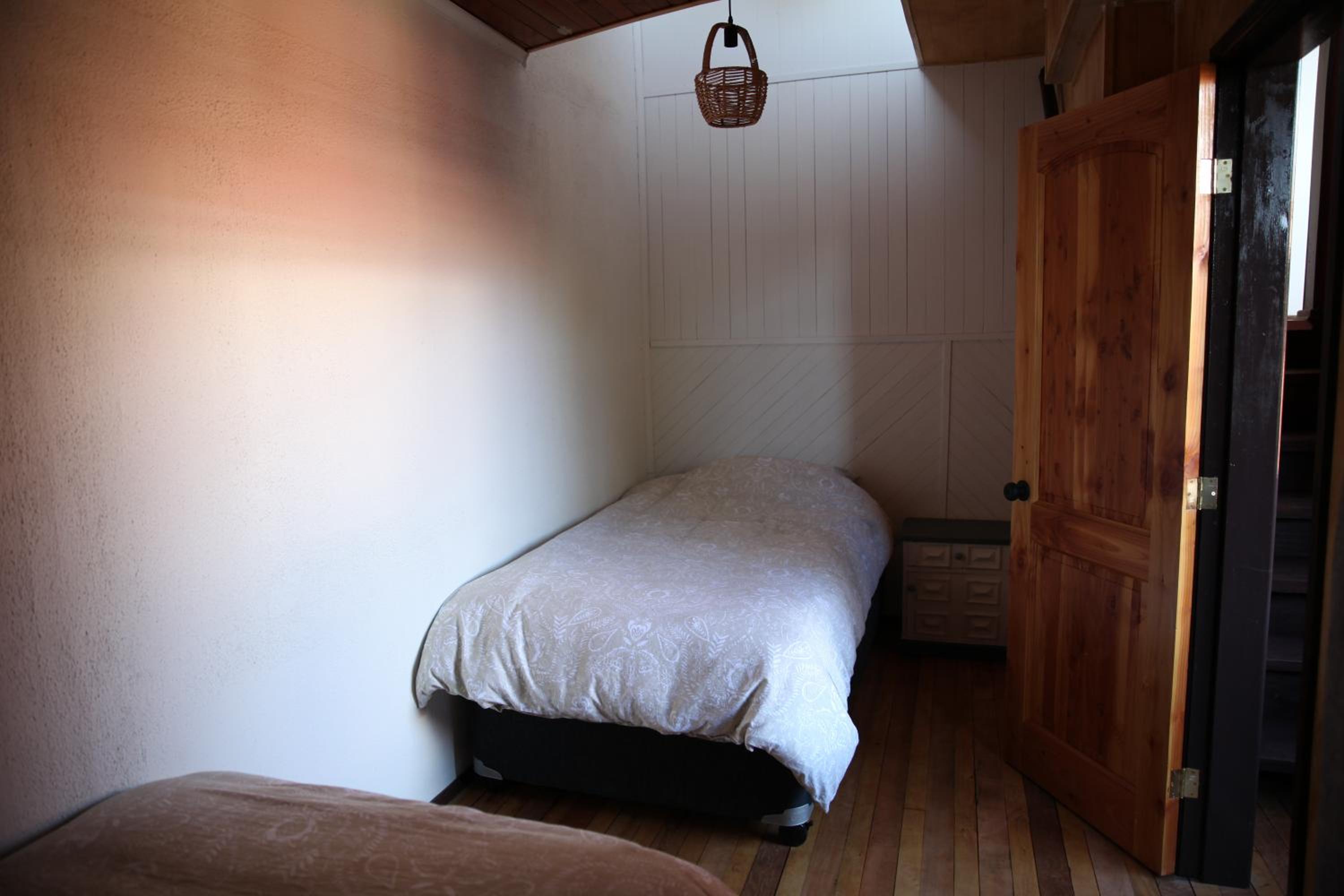 Standard Twin Room with Shared Bathroom photo 3