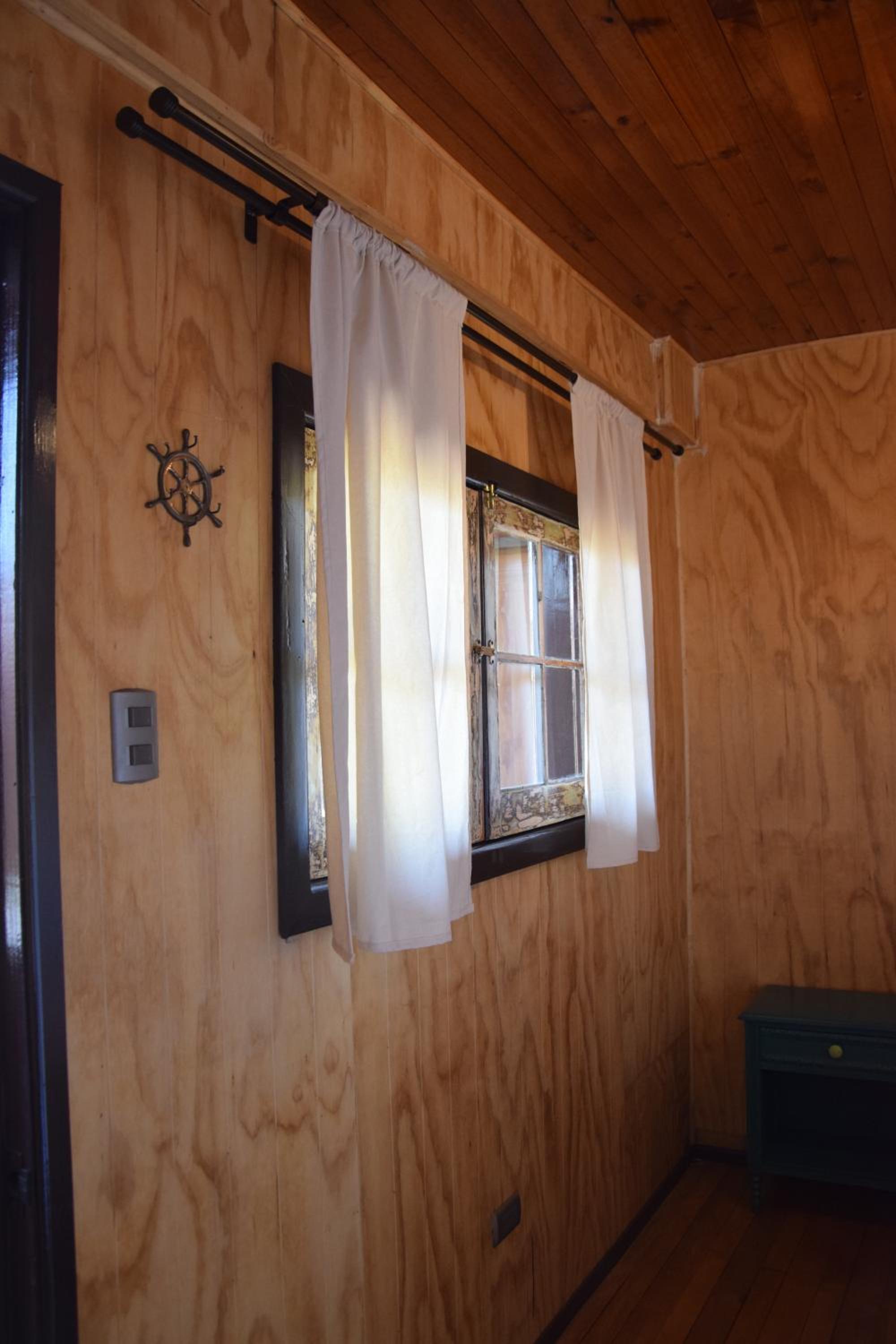 Standard Twin Room with Shared Bathroom photo 1