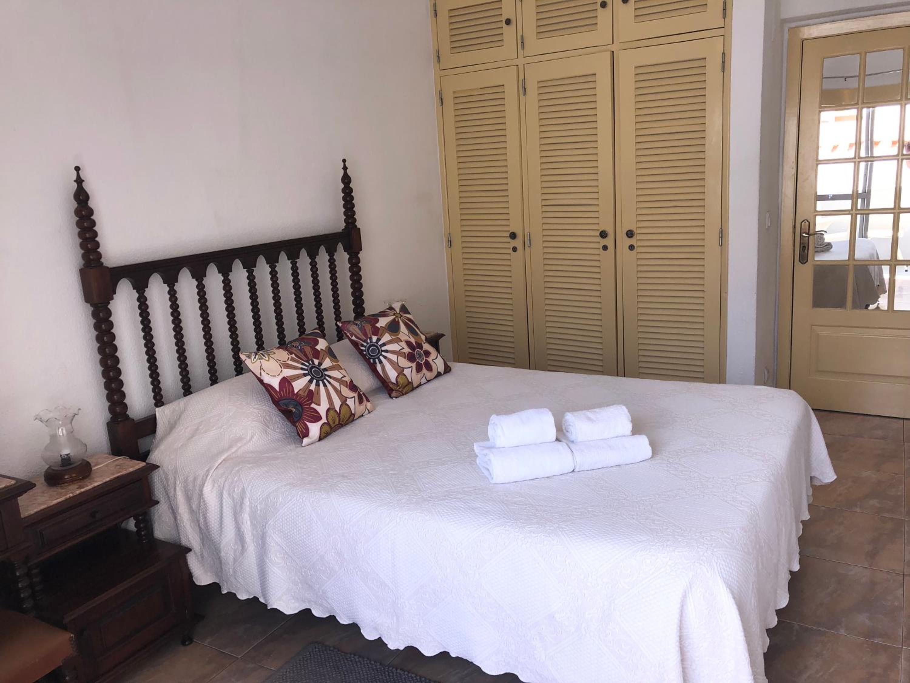 Double Room with Shared Bathroom photo 3