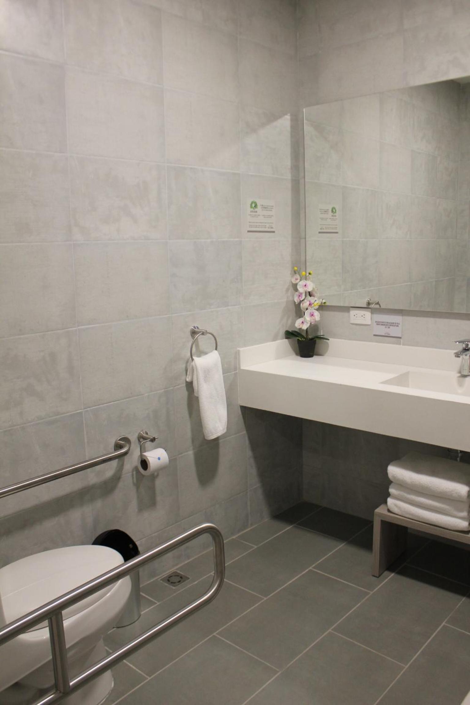 Double Room - Disability Access photo 3