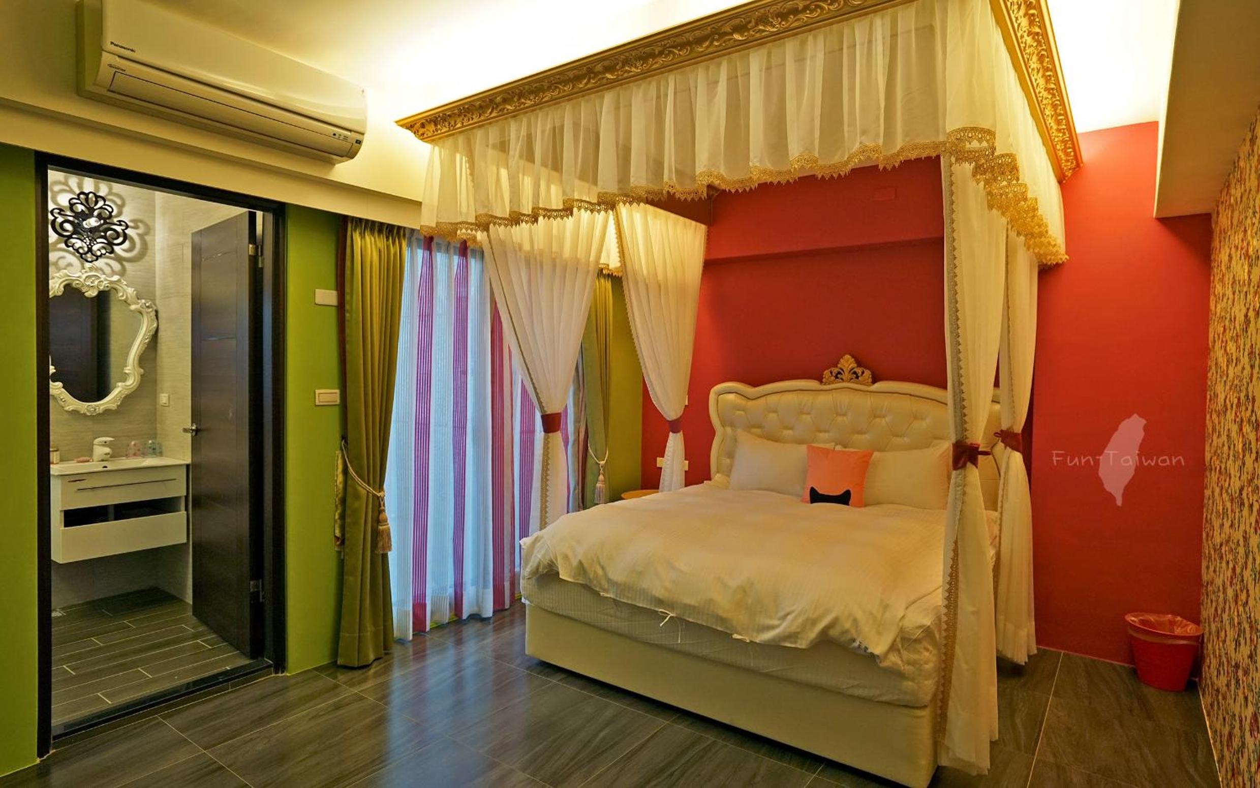 Deluxe Double Room photo 3