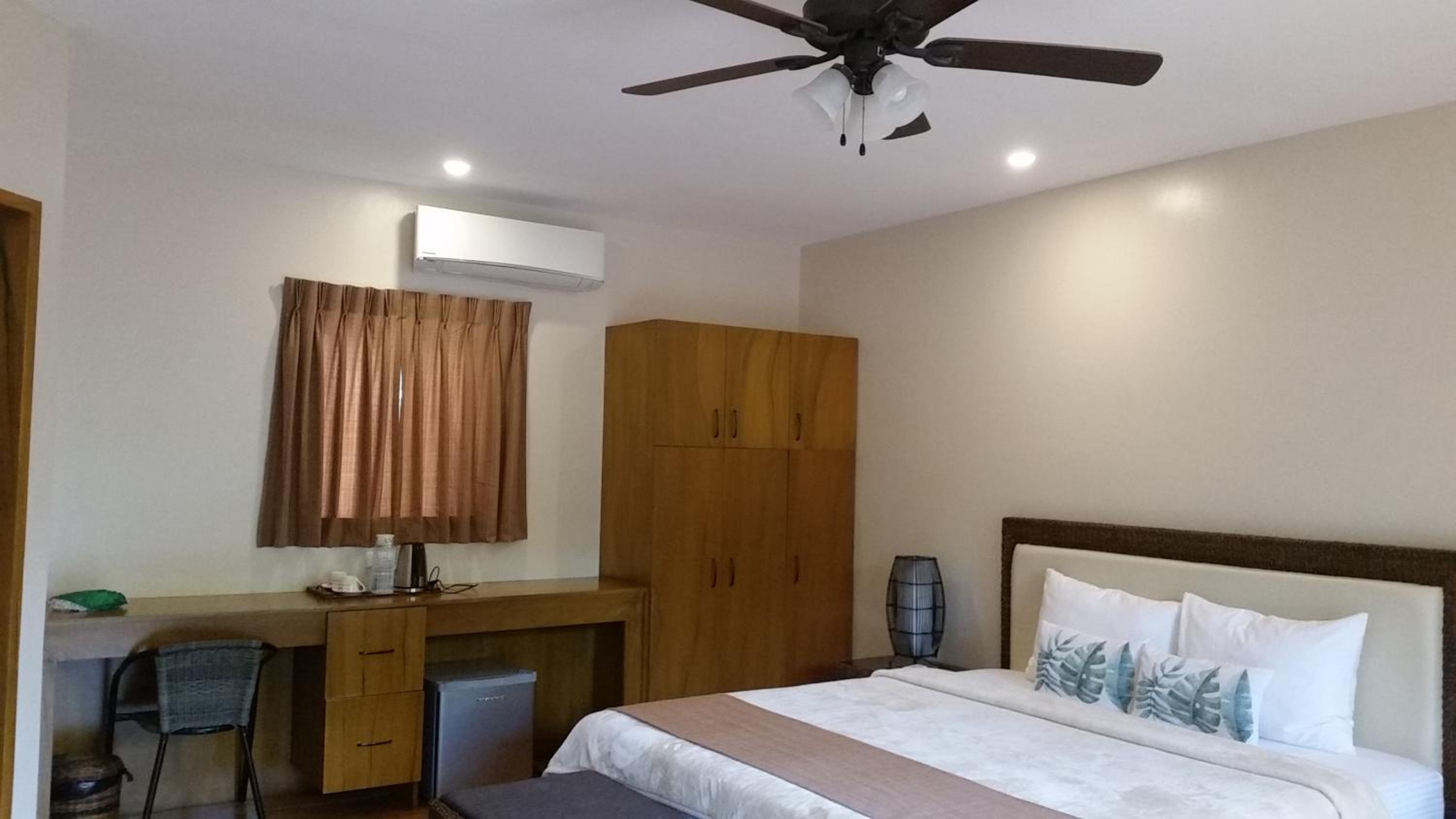 Premium Room - Photo 7