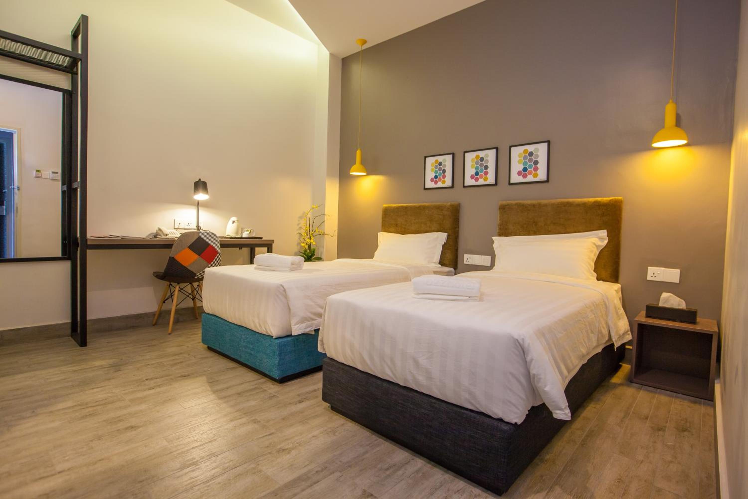 Superior Twin Room (No Window) photo 2