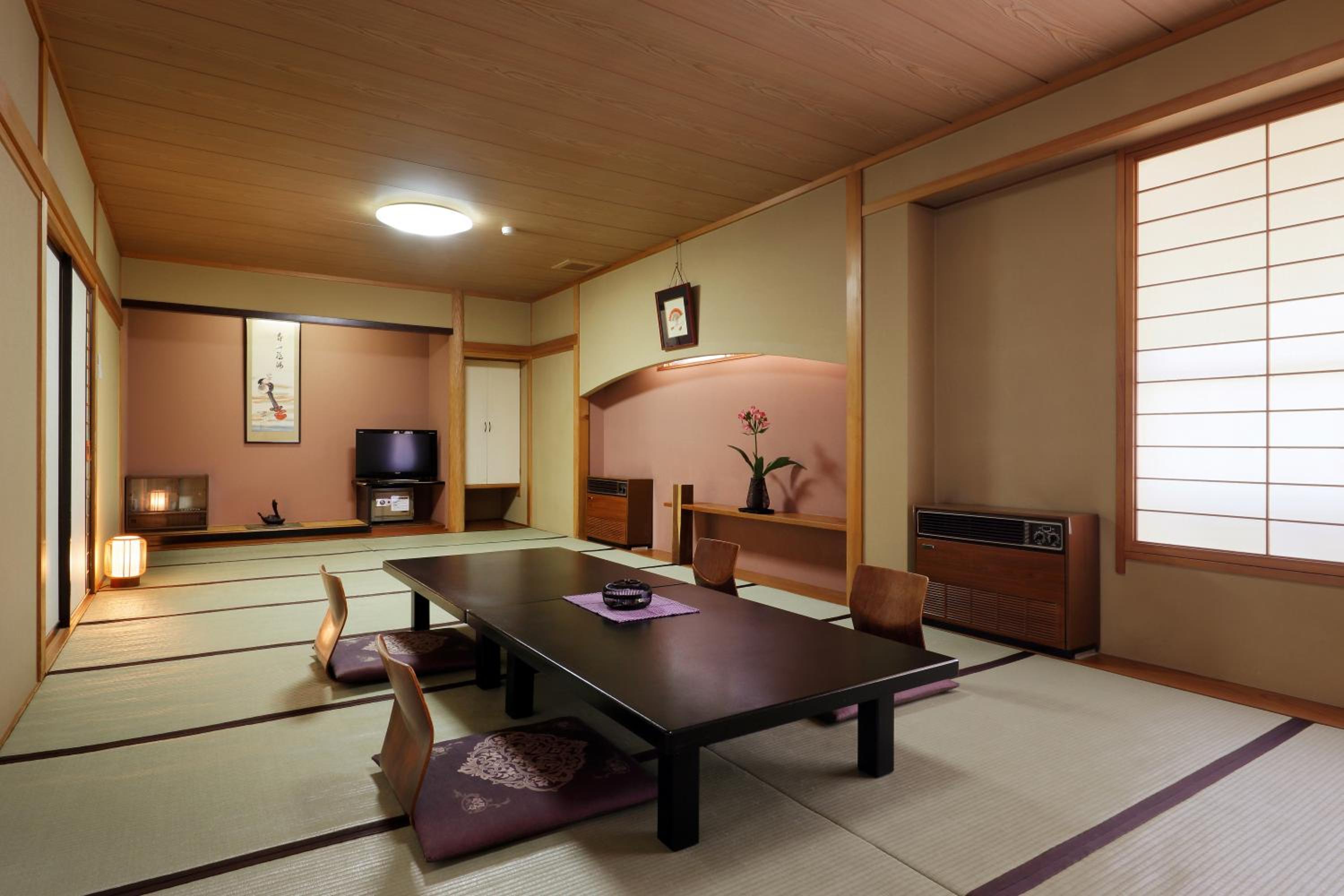 Japanese-Style Standard Room with Shared Bathroom and Private Toilet photo 3