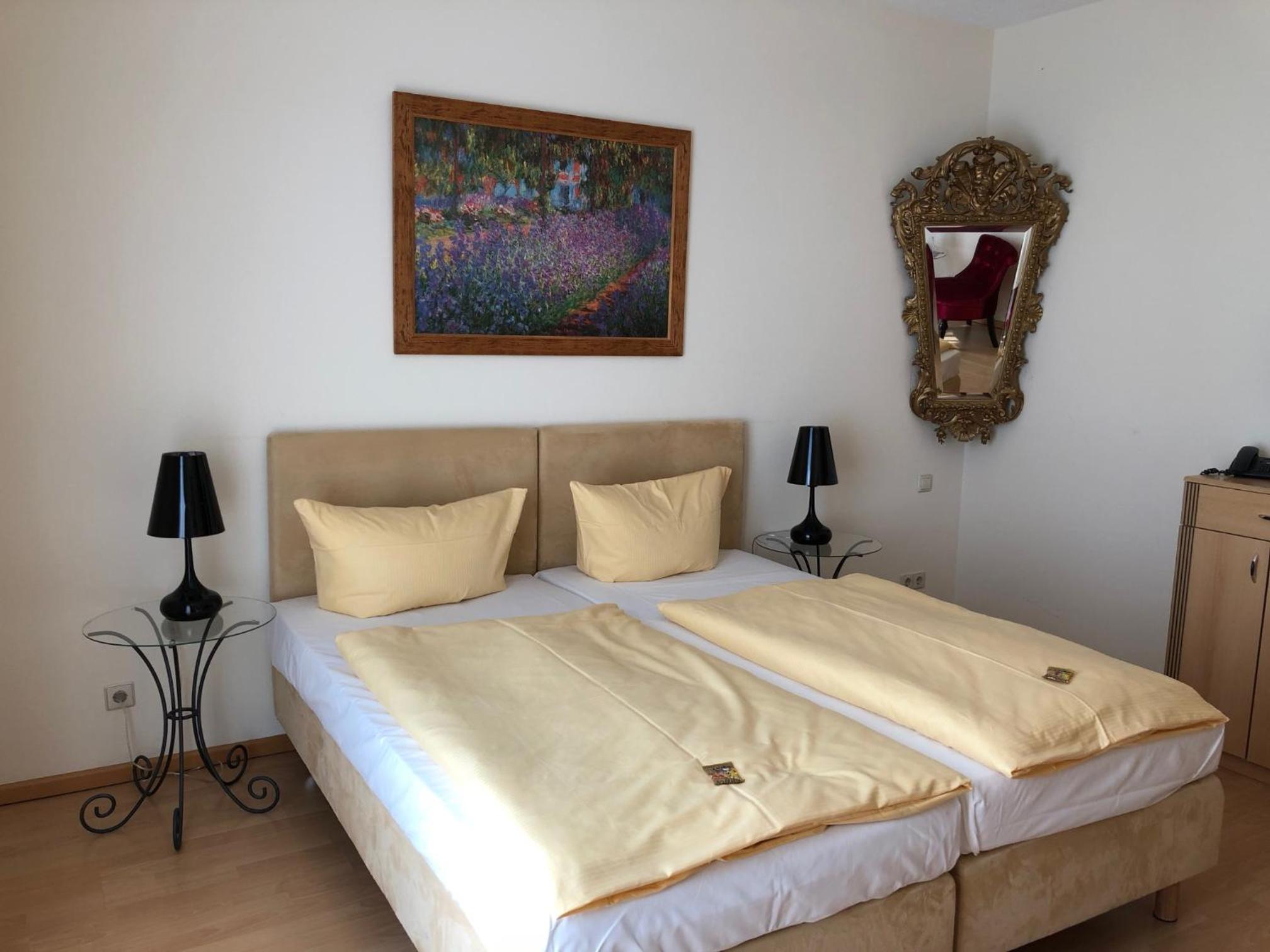 Double or Twin Room - Photo 4