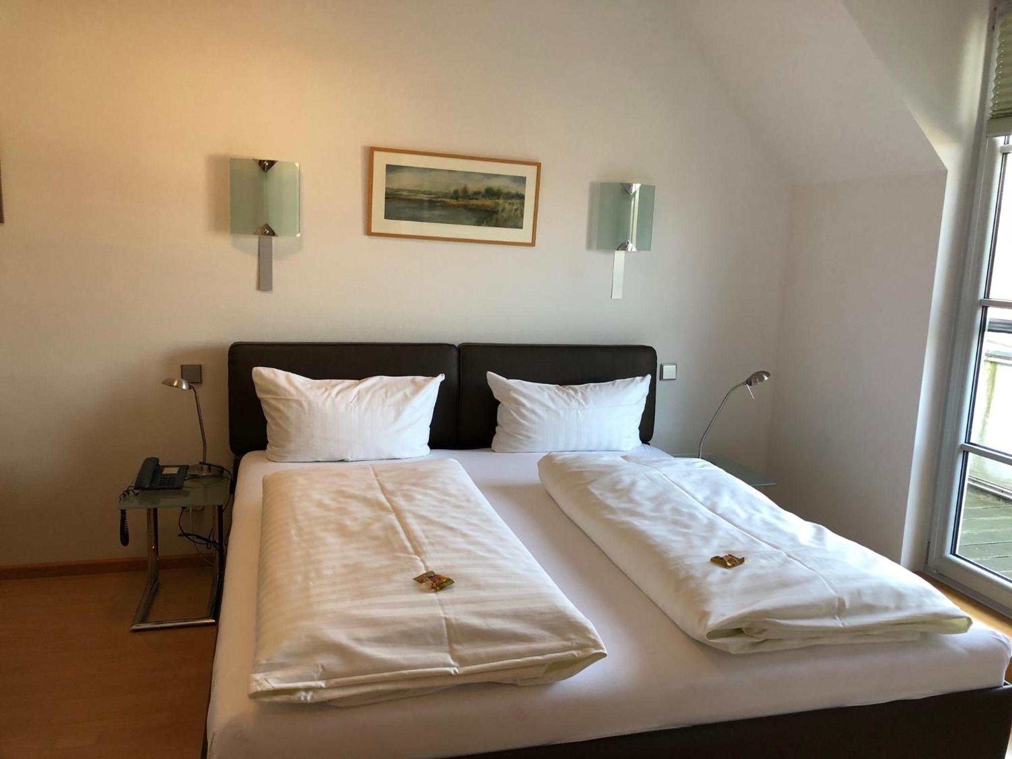 Double or Twin Room - Photo 2