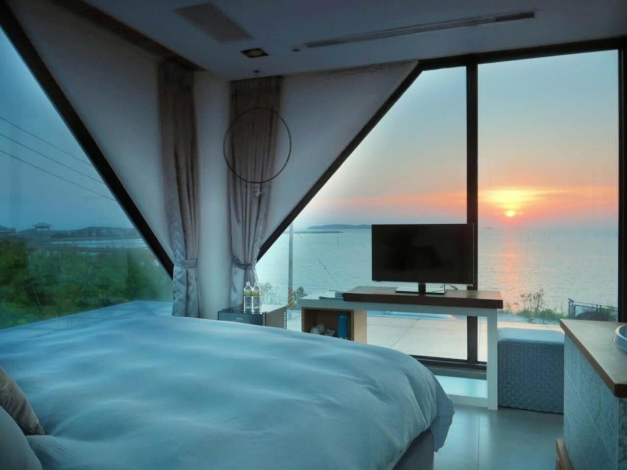 Standard Double Room with Sea View photo 2