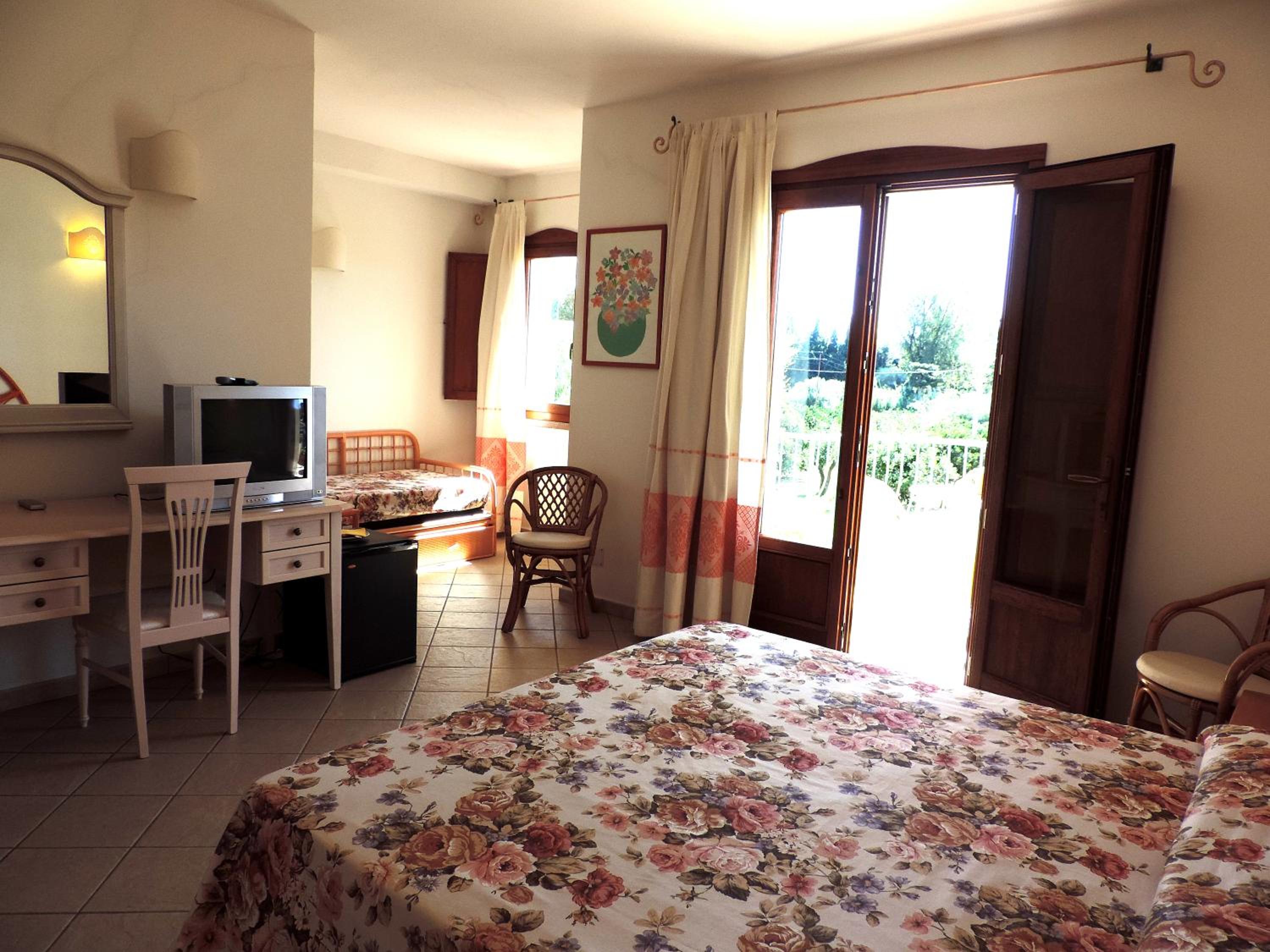 Double Room - Photo 8