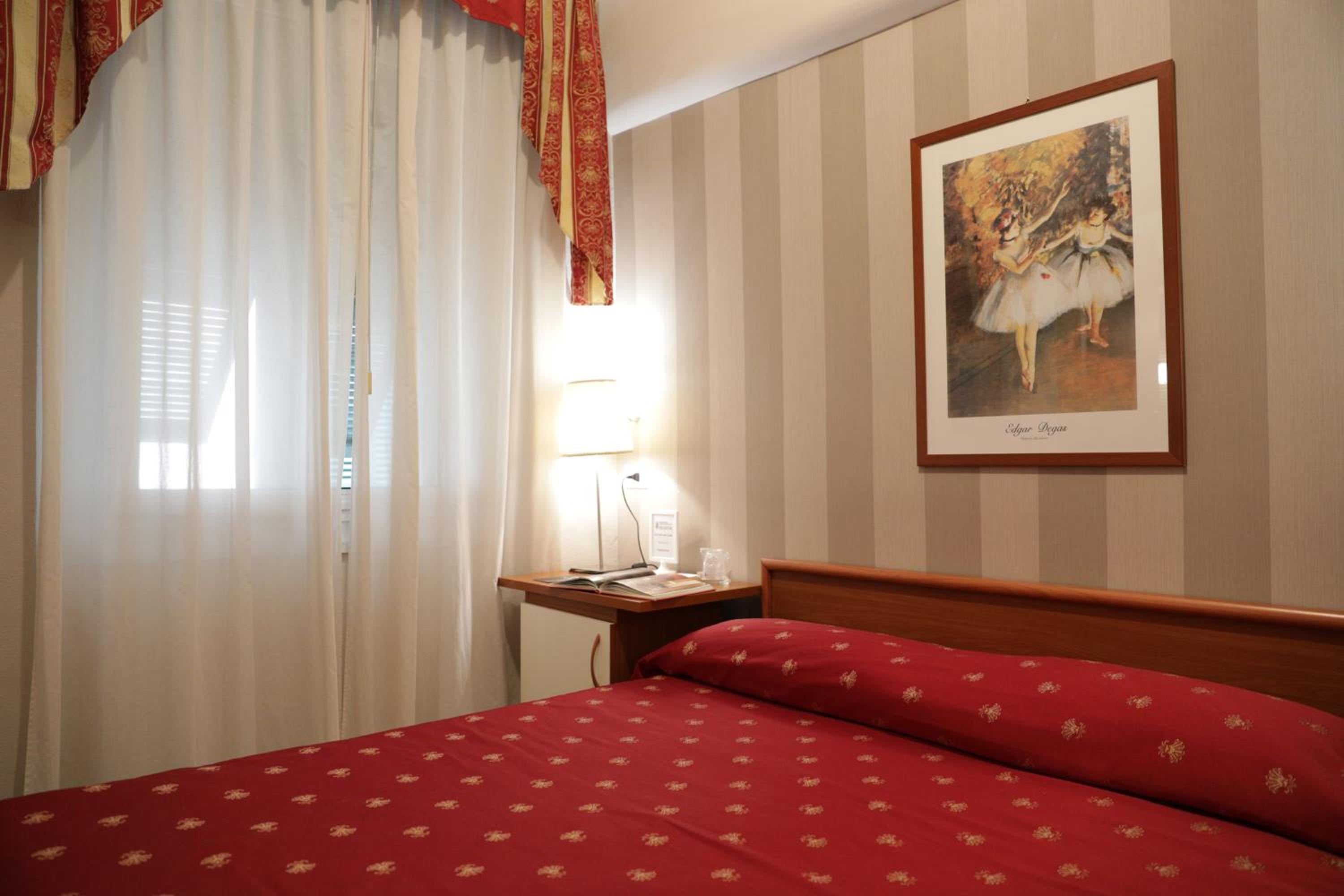 Double Room - Photo 4