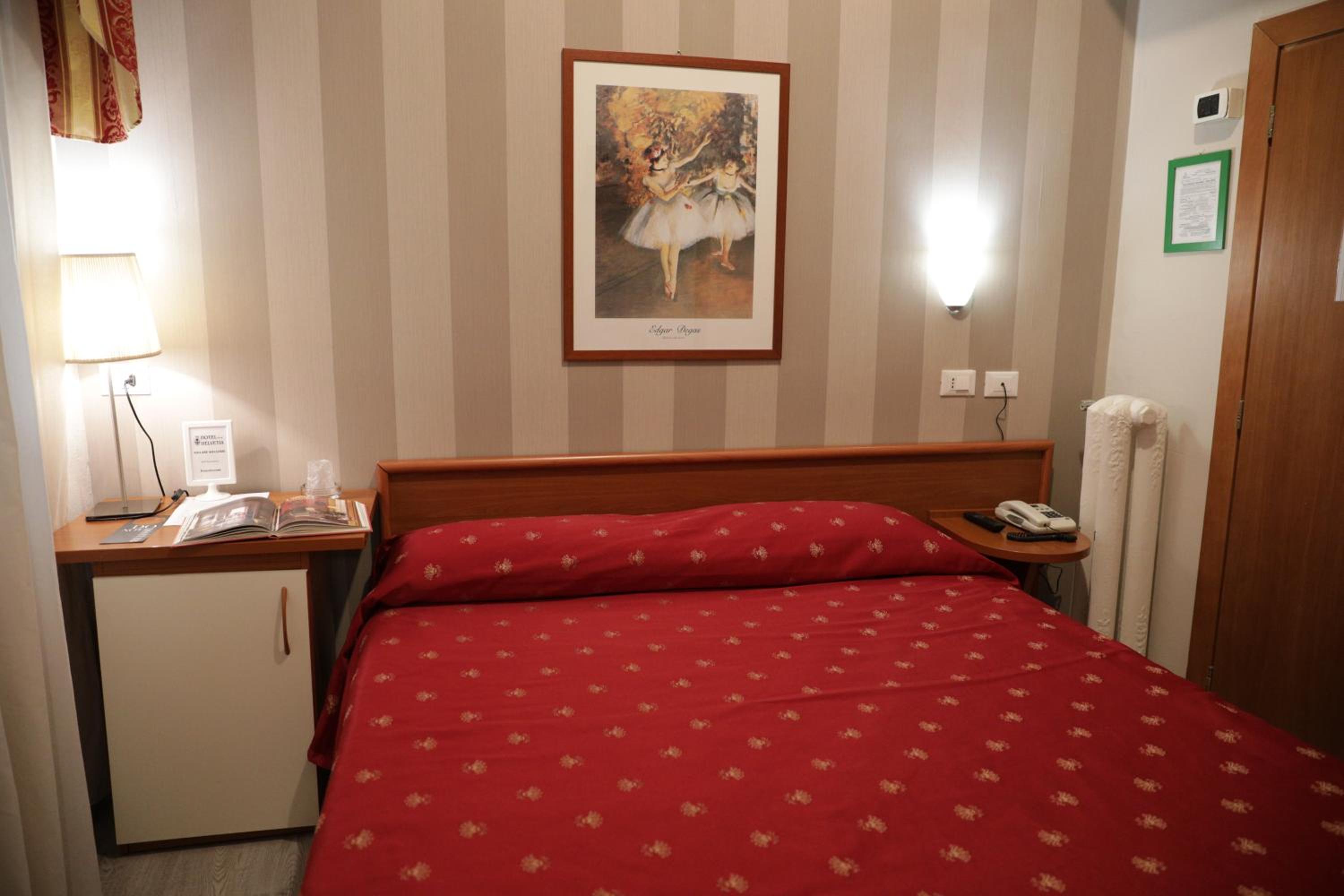 Double Room - Photo 3