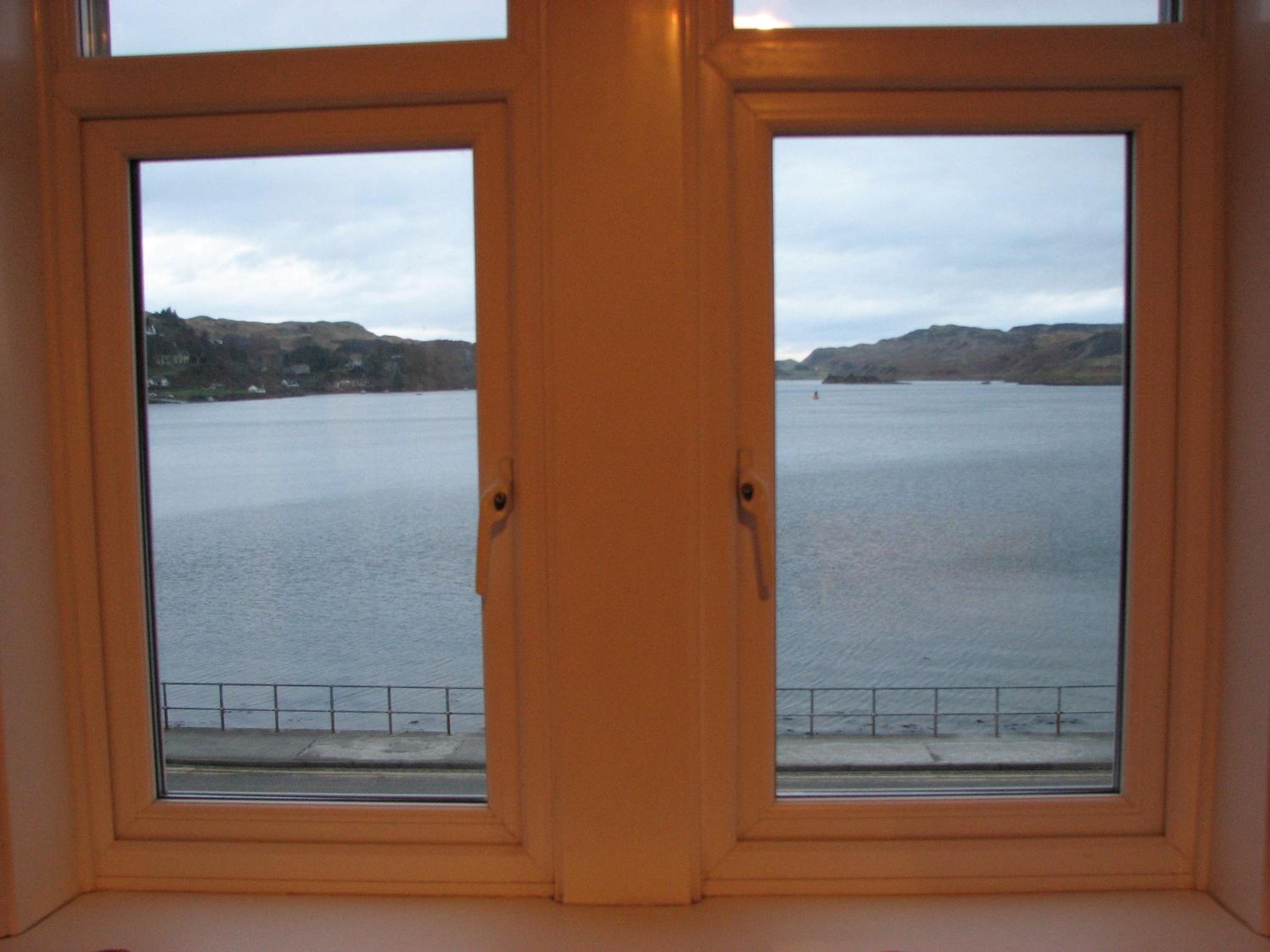 Twin Room with Sea View - Photo 3
