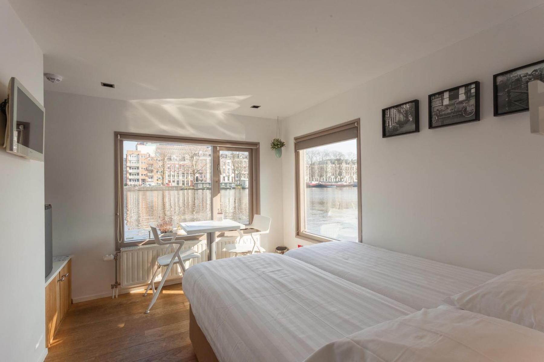 Standard Twin Room with River View photo 1