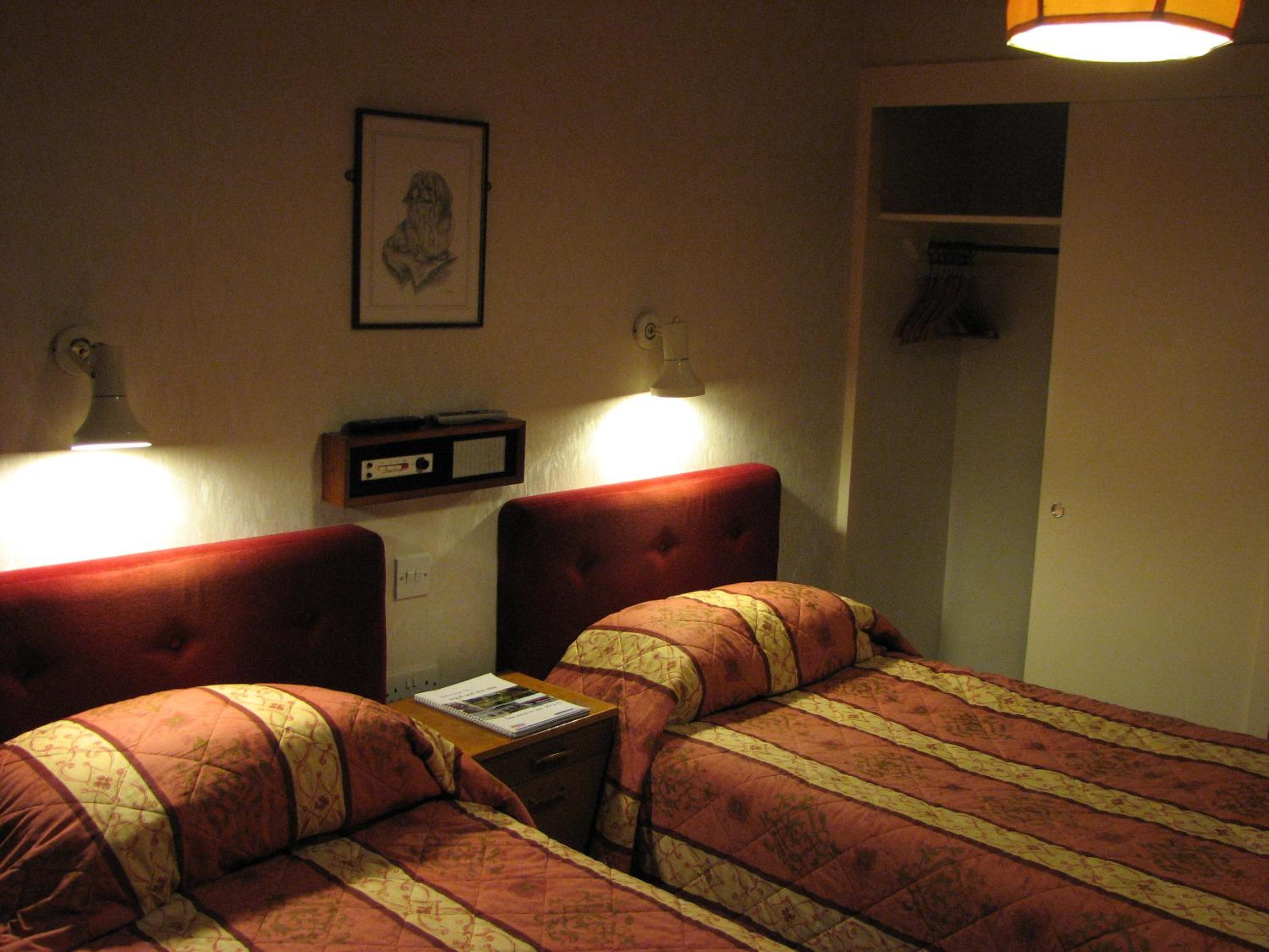 Twin Room - Photo 6