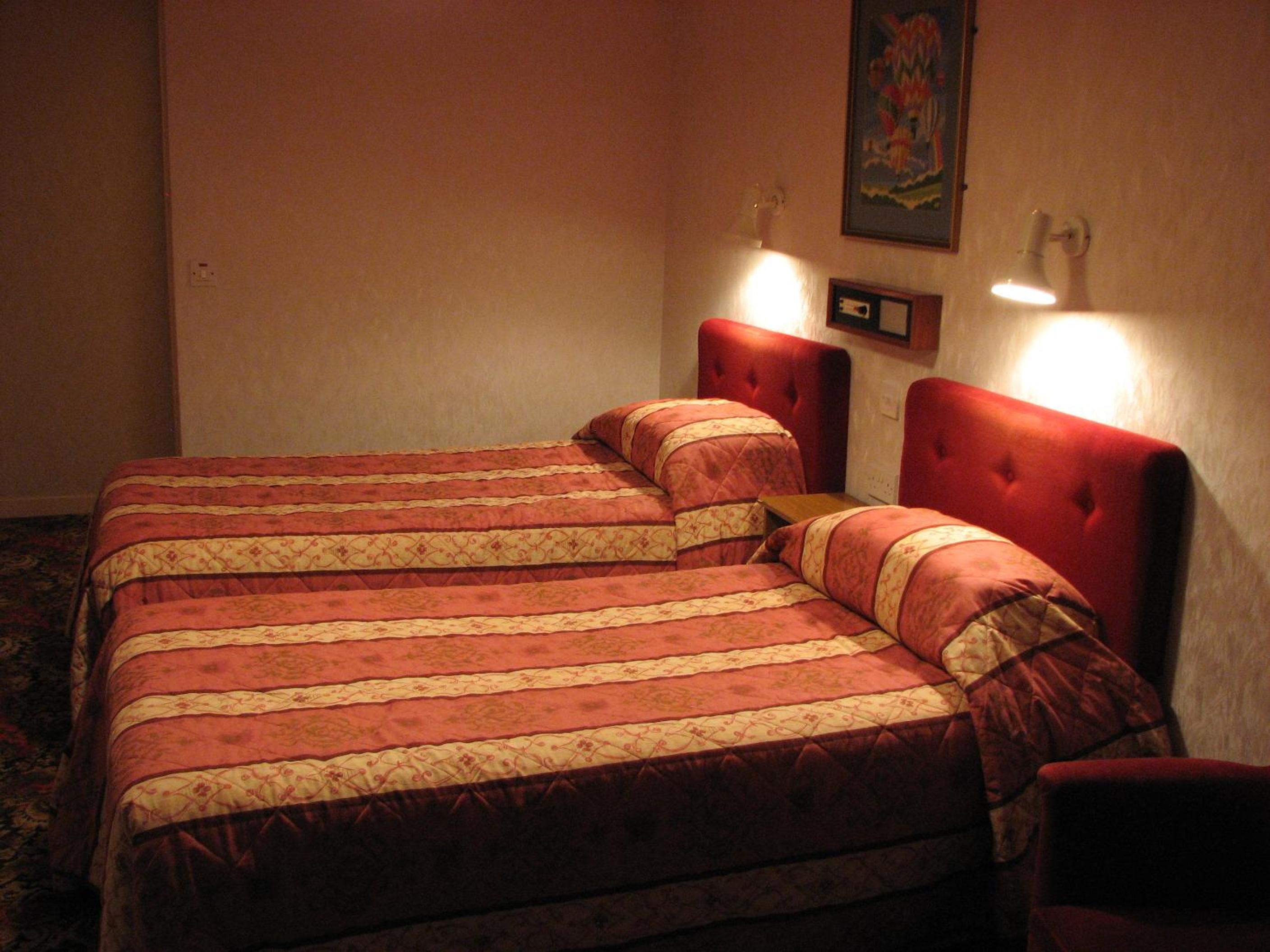 Twin Room - Photo 1