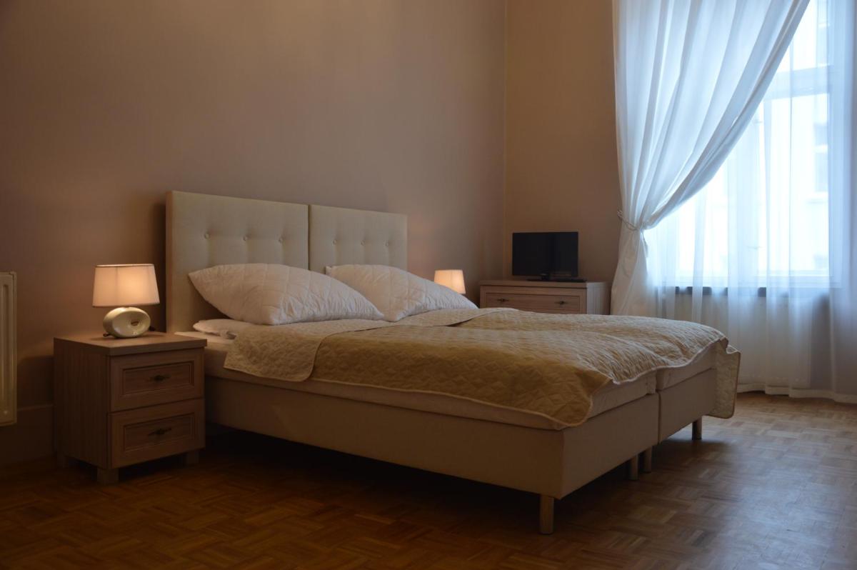 Standard Double Room with Shared Bathroom photo 3