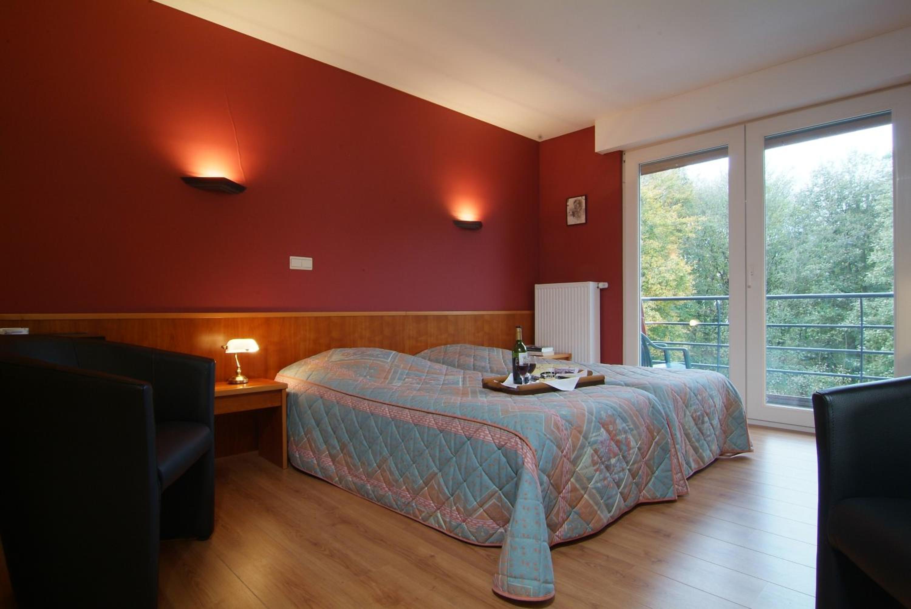 Classic Twin Room with Forest View photo 1