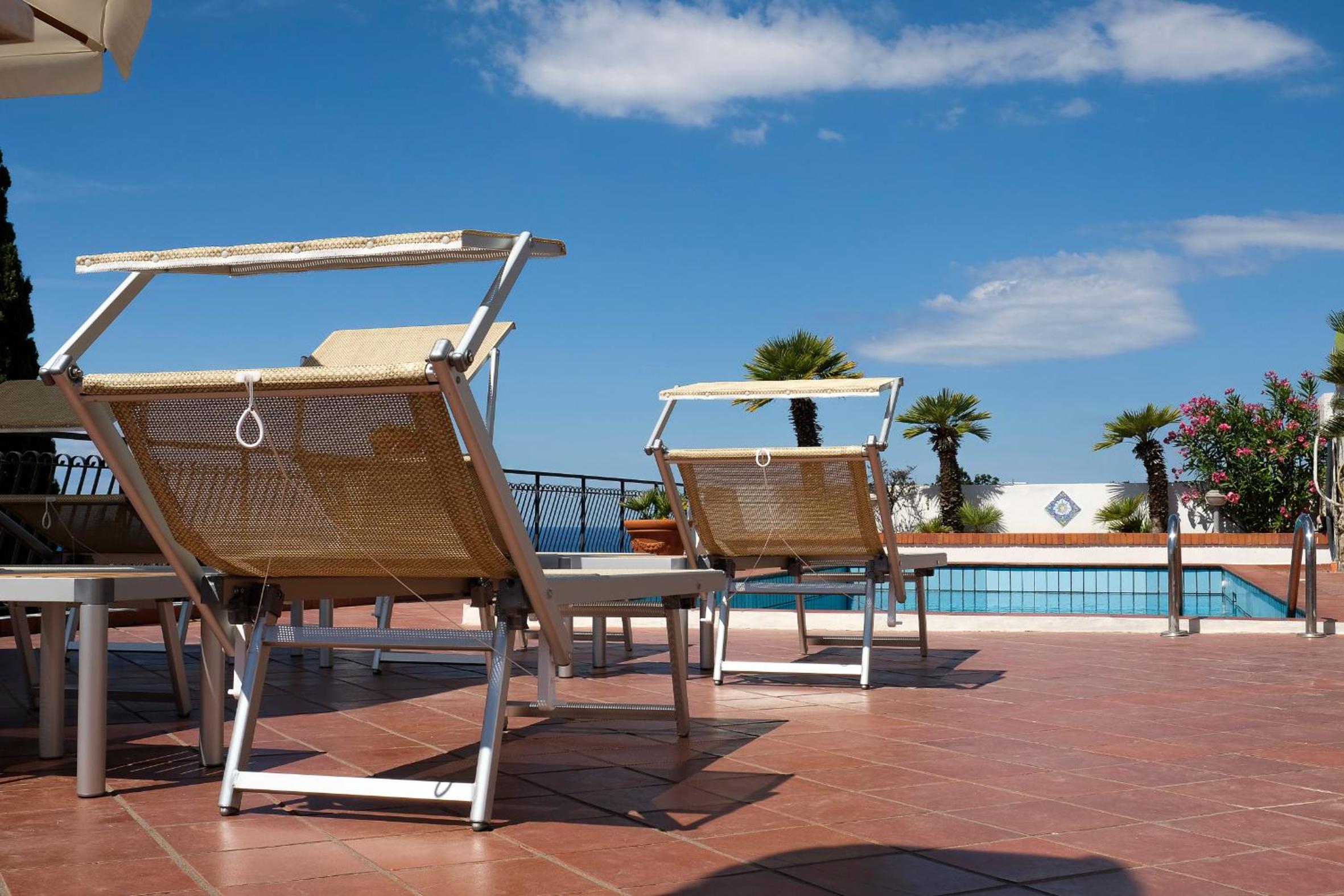 Apartment with Pool View  - Photo 21