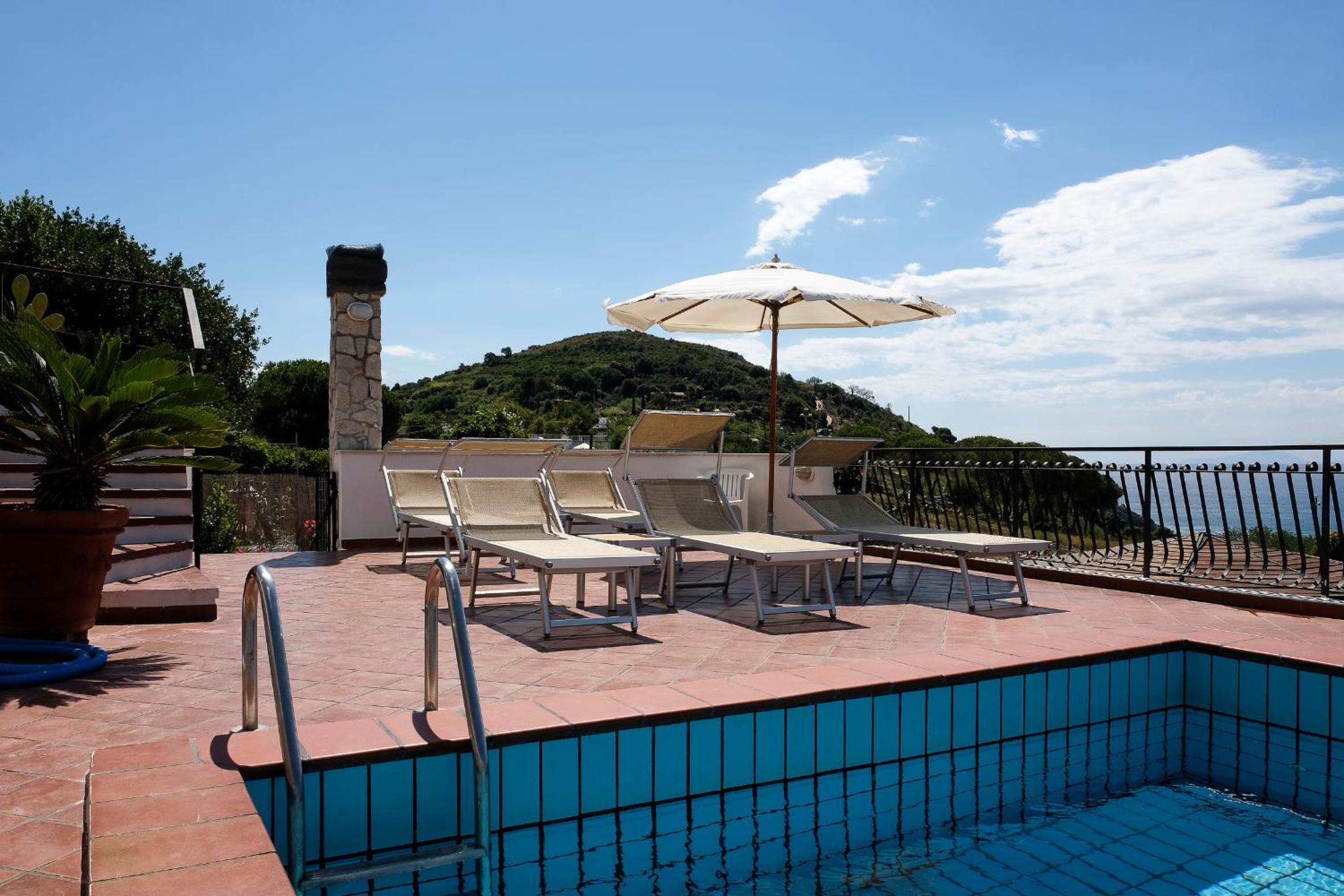 Apartment with Pool View  - Photo 22