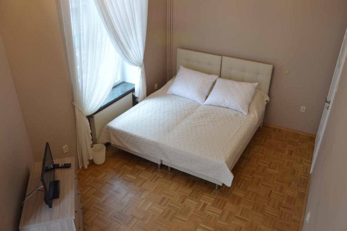Standard Double Room with Shared Bathroom photo 3