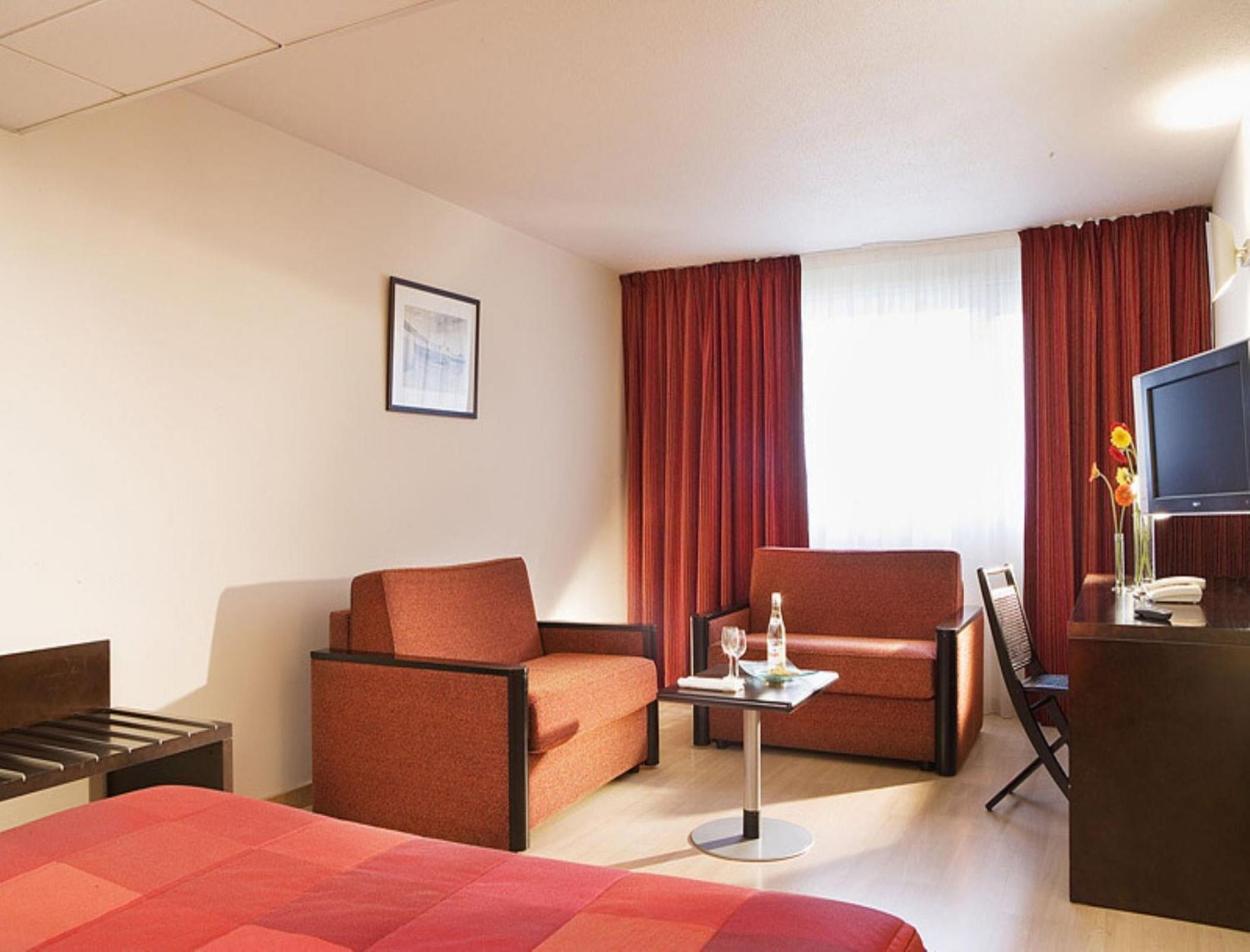 Suite - Photo 4
