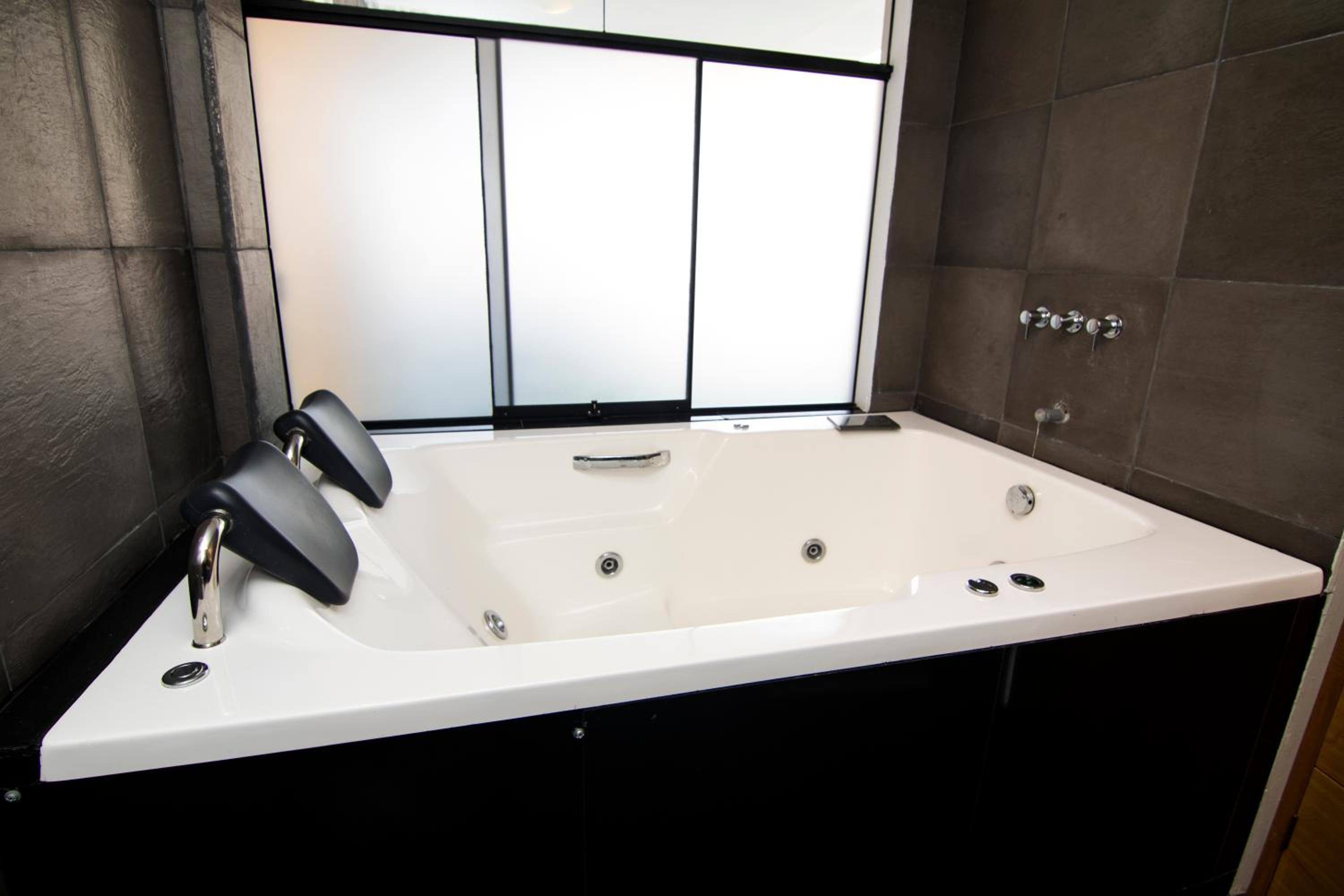 King Suite with Spa Bath