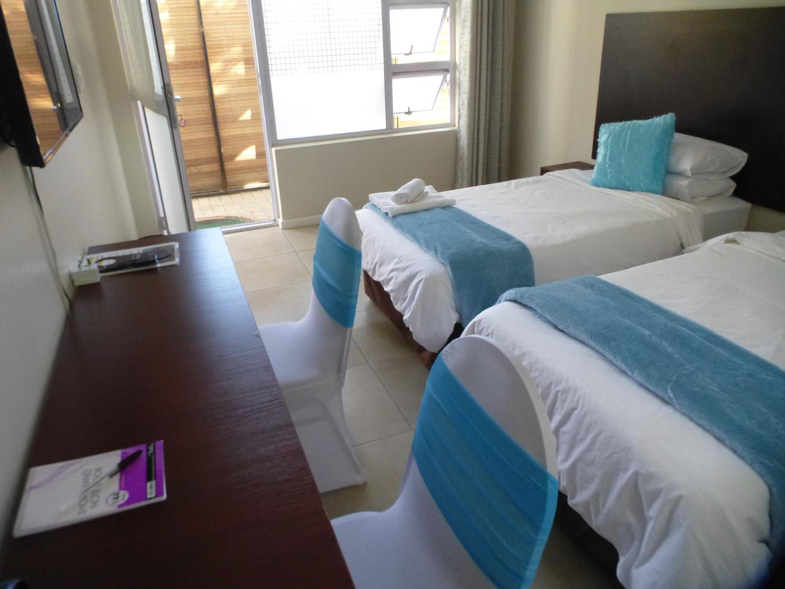 Economy Double or Twin Room (No View) - Photo 11