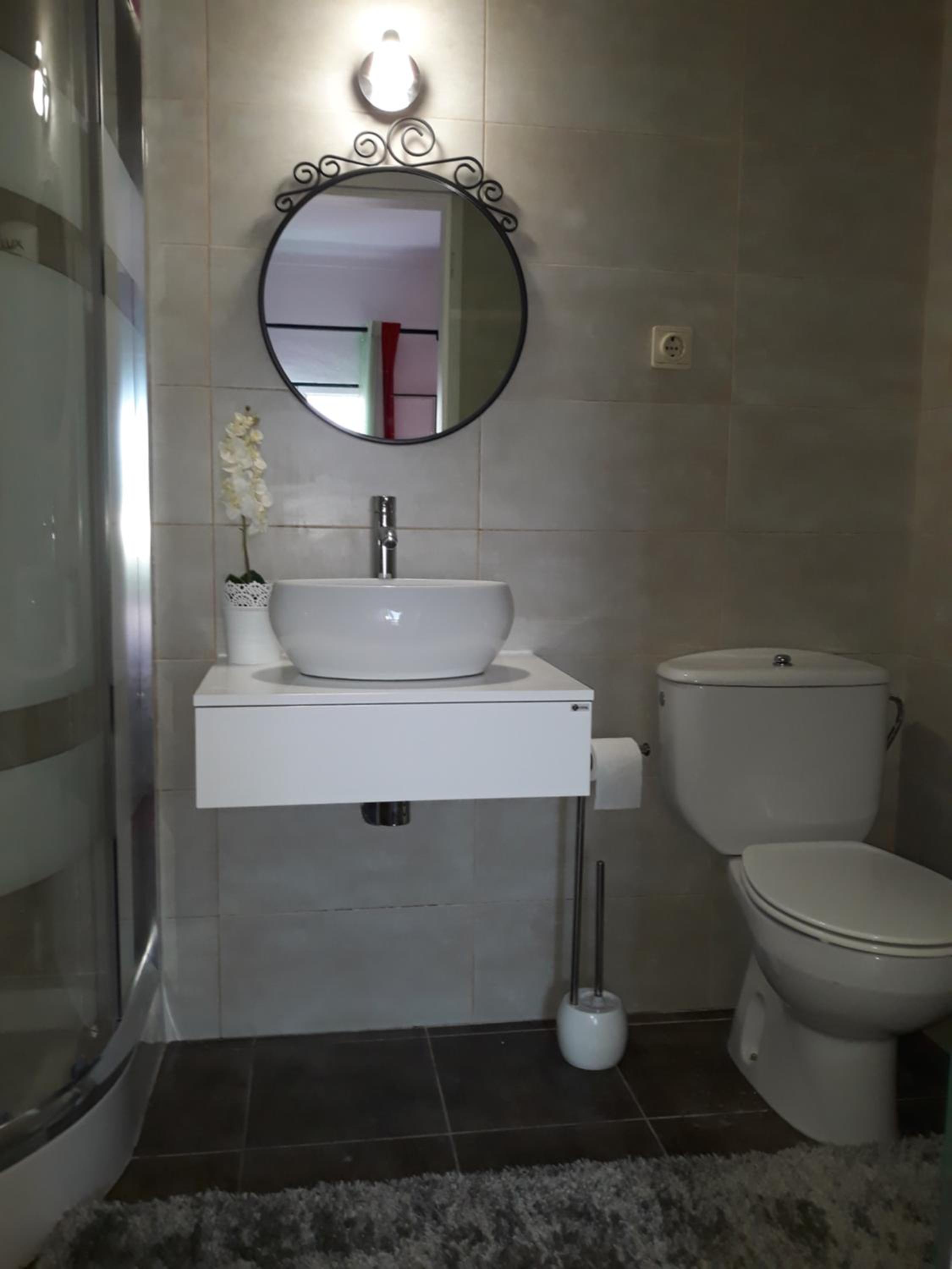 Double Room - Photo 9