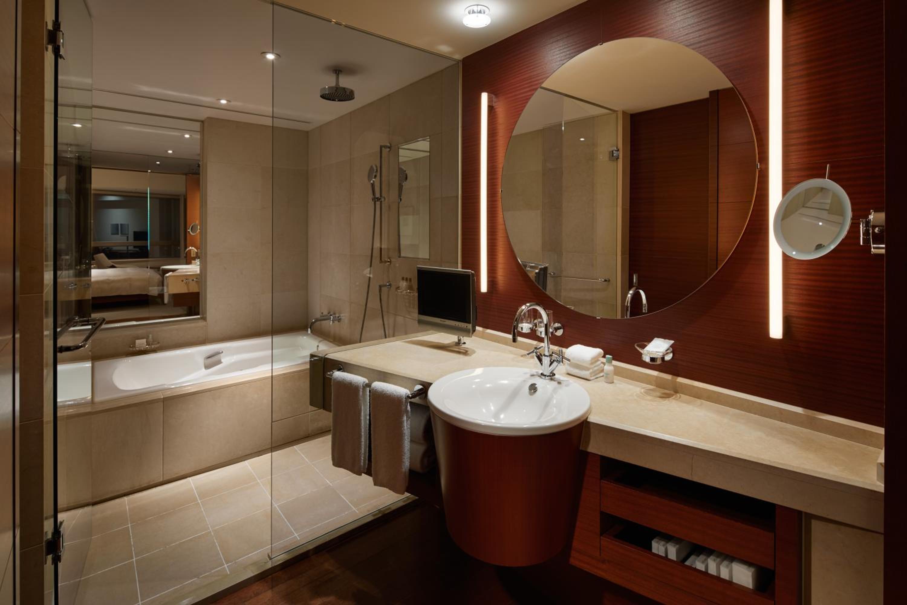 King Room - Club Access - Photo 9