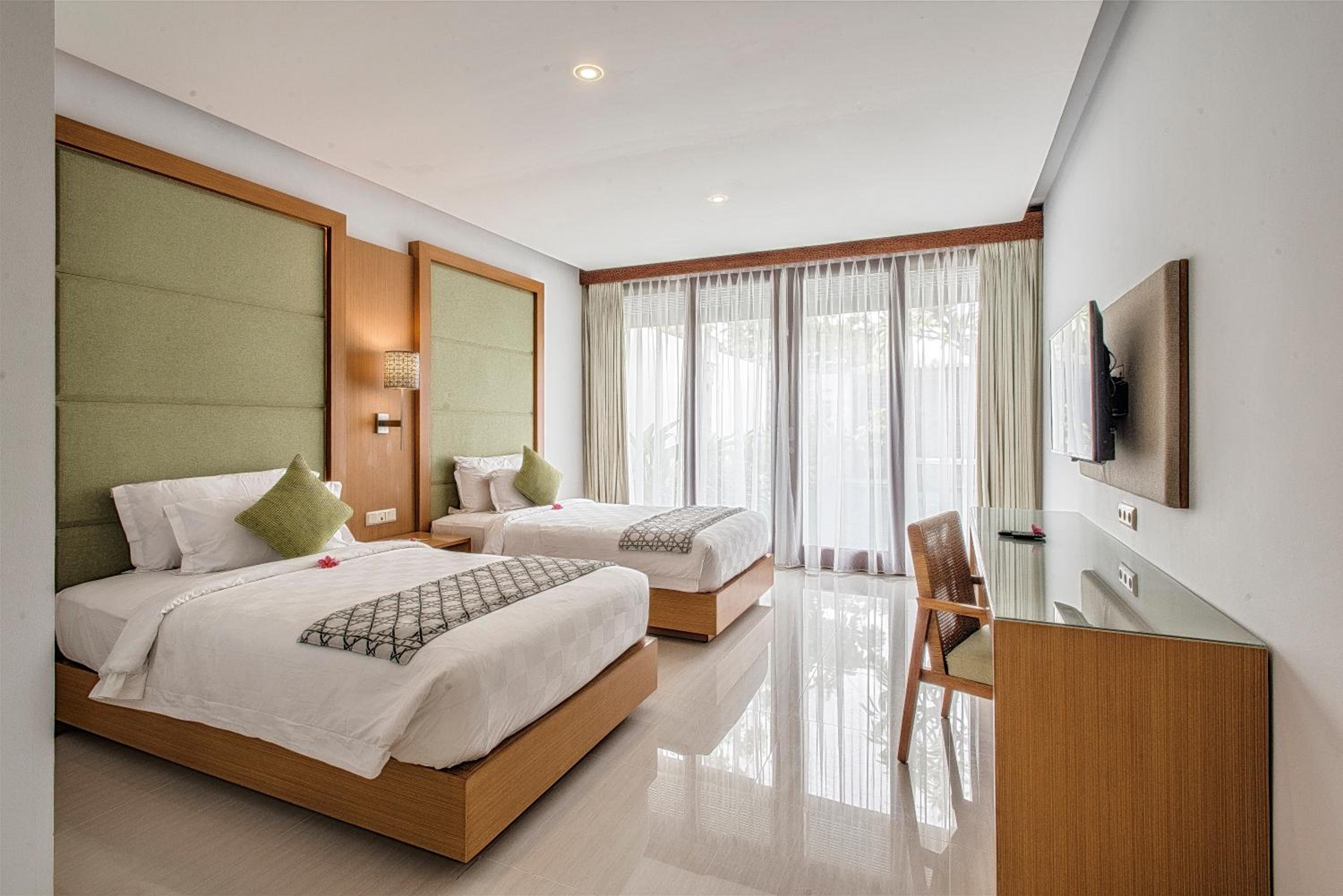 One-Bedroom Villa with Private Pool - Photo 22