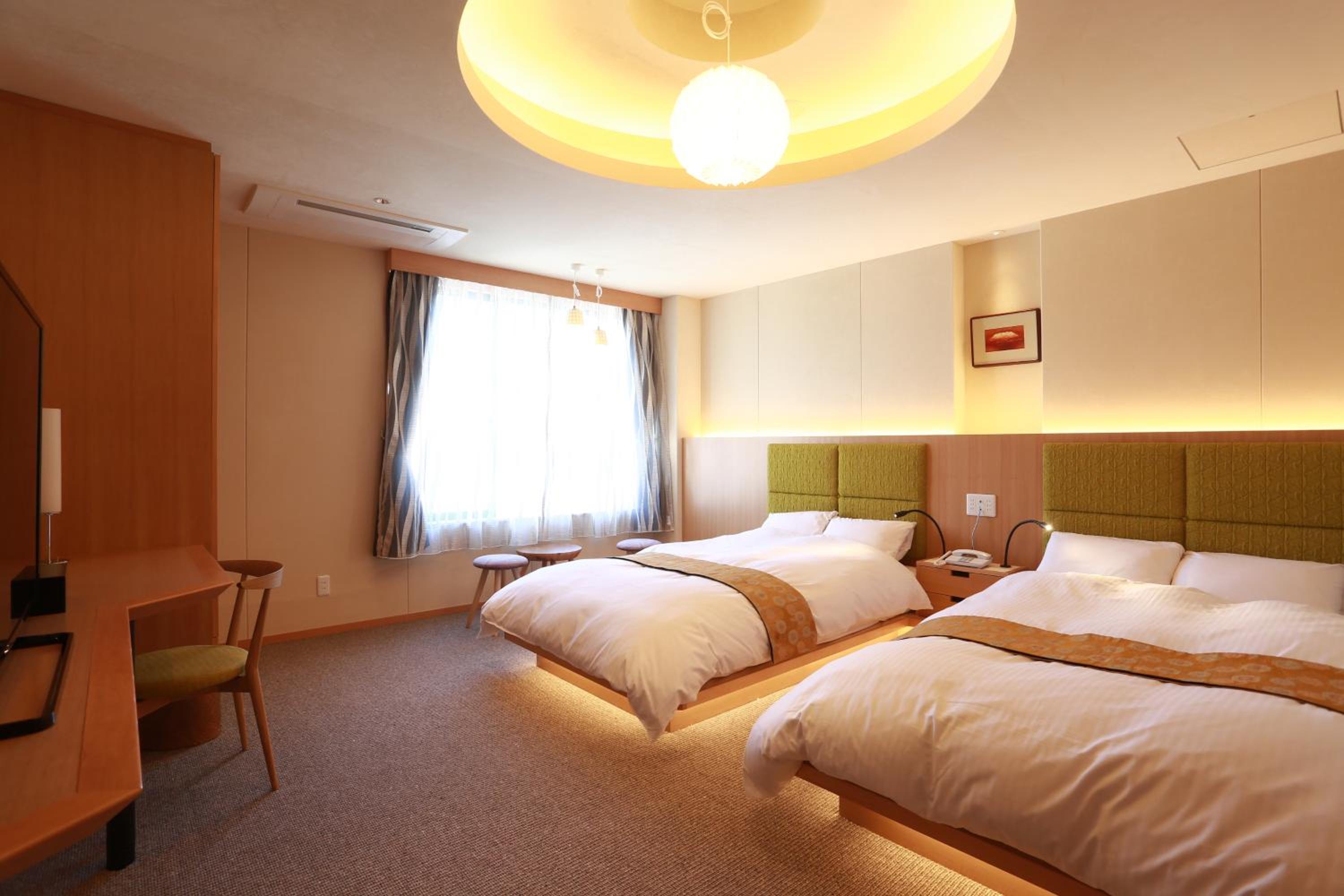 Junior Suite - Top Floor - Non-Smoking - Photo 8