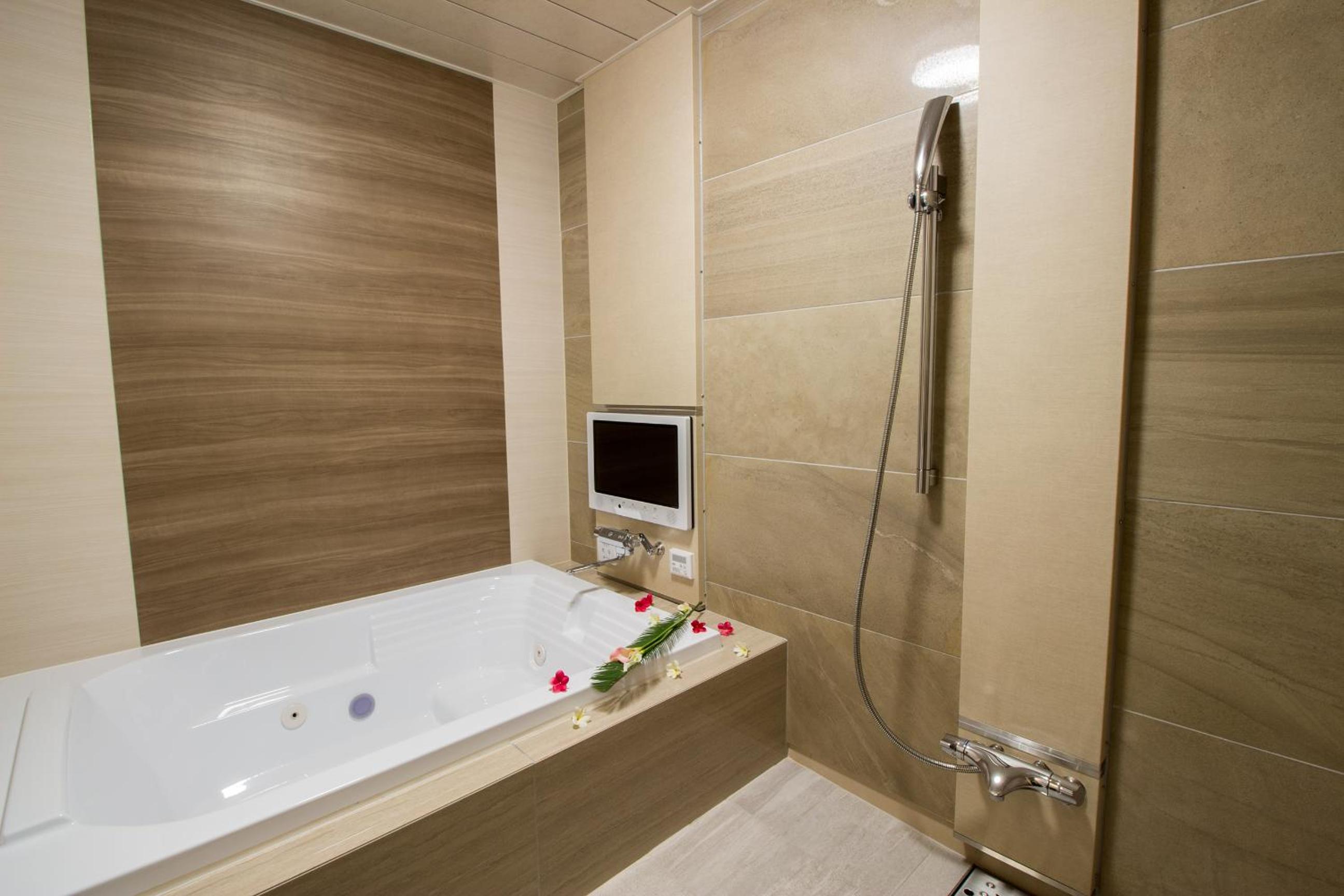 Deluxe King Room - Photo 18