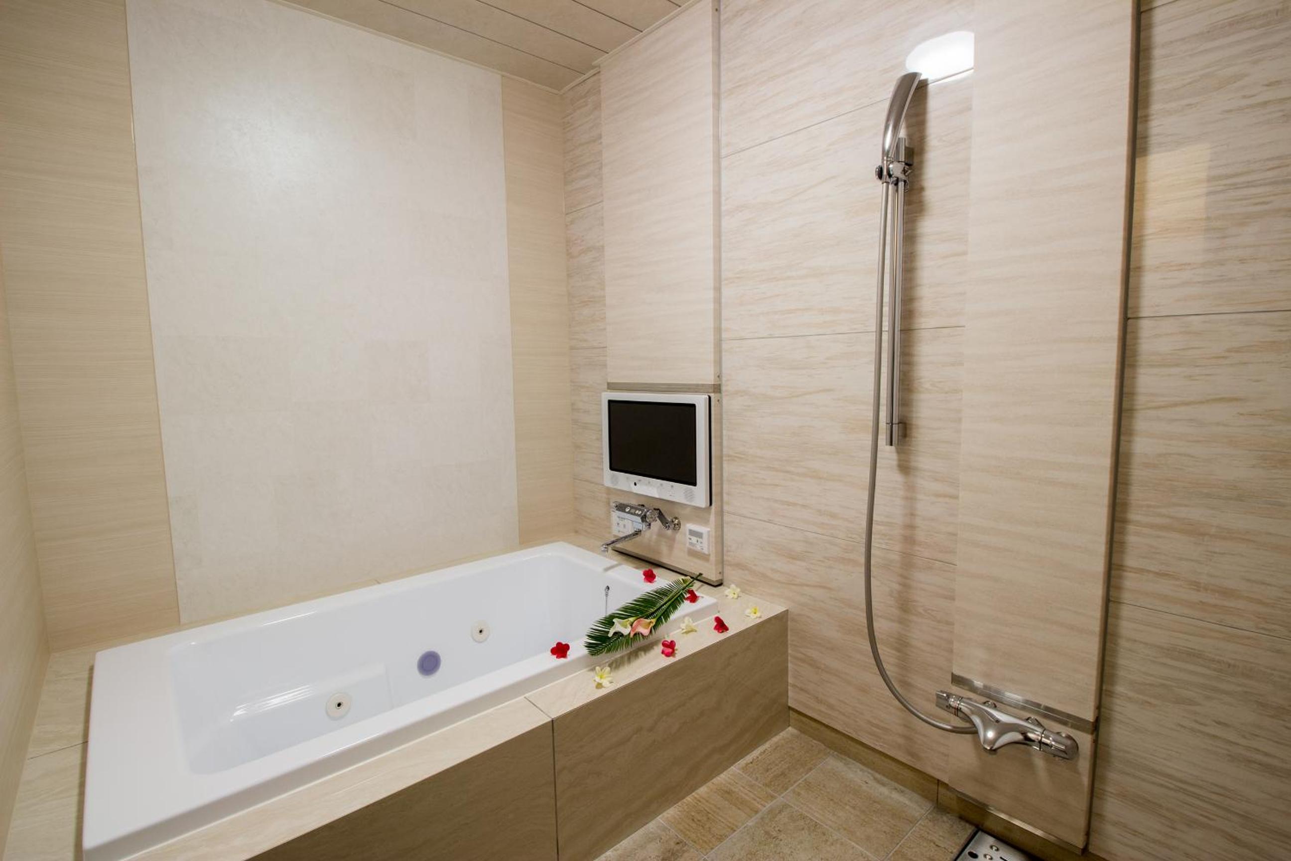 Deluxe King Room - Photo 17