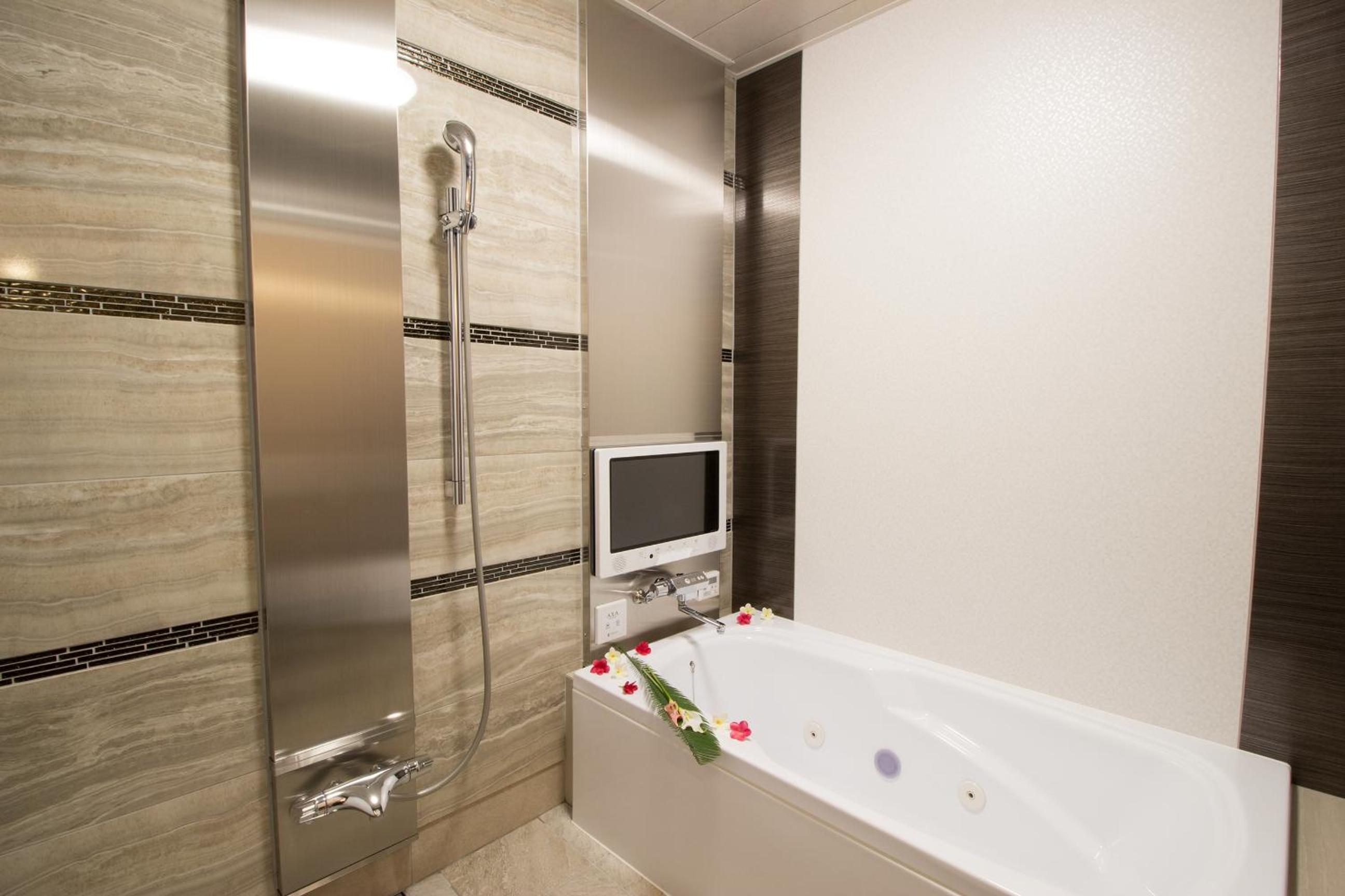 Deluxe King Room - Photo 14