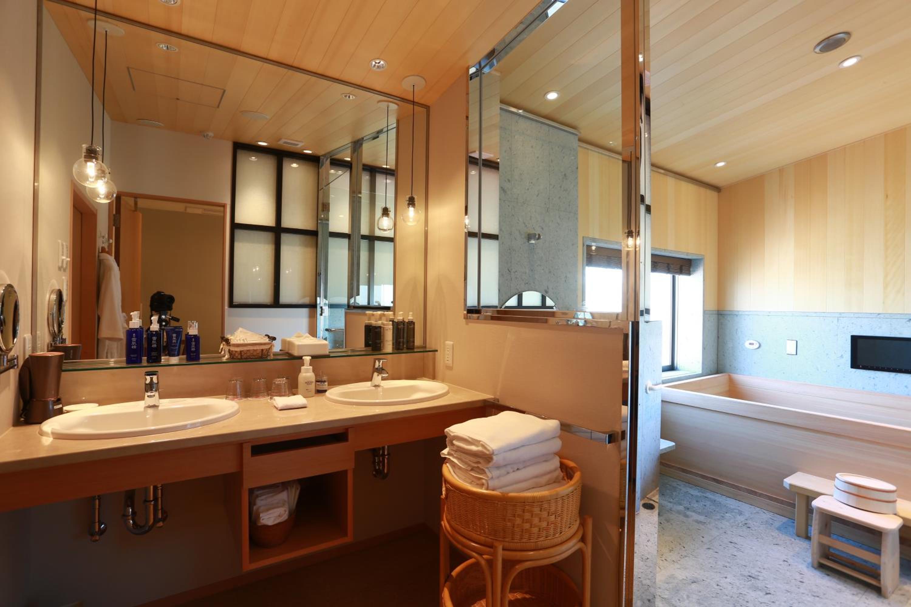 Imperial Suite - Non-Smoking - Photo 10