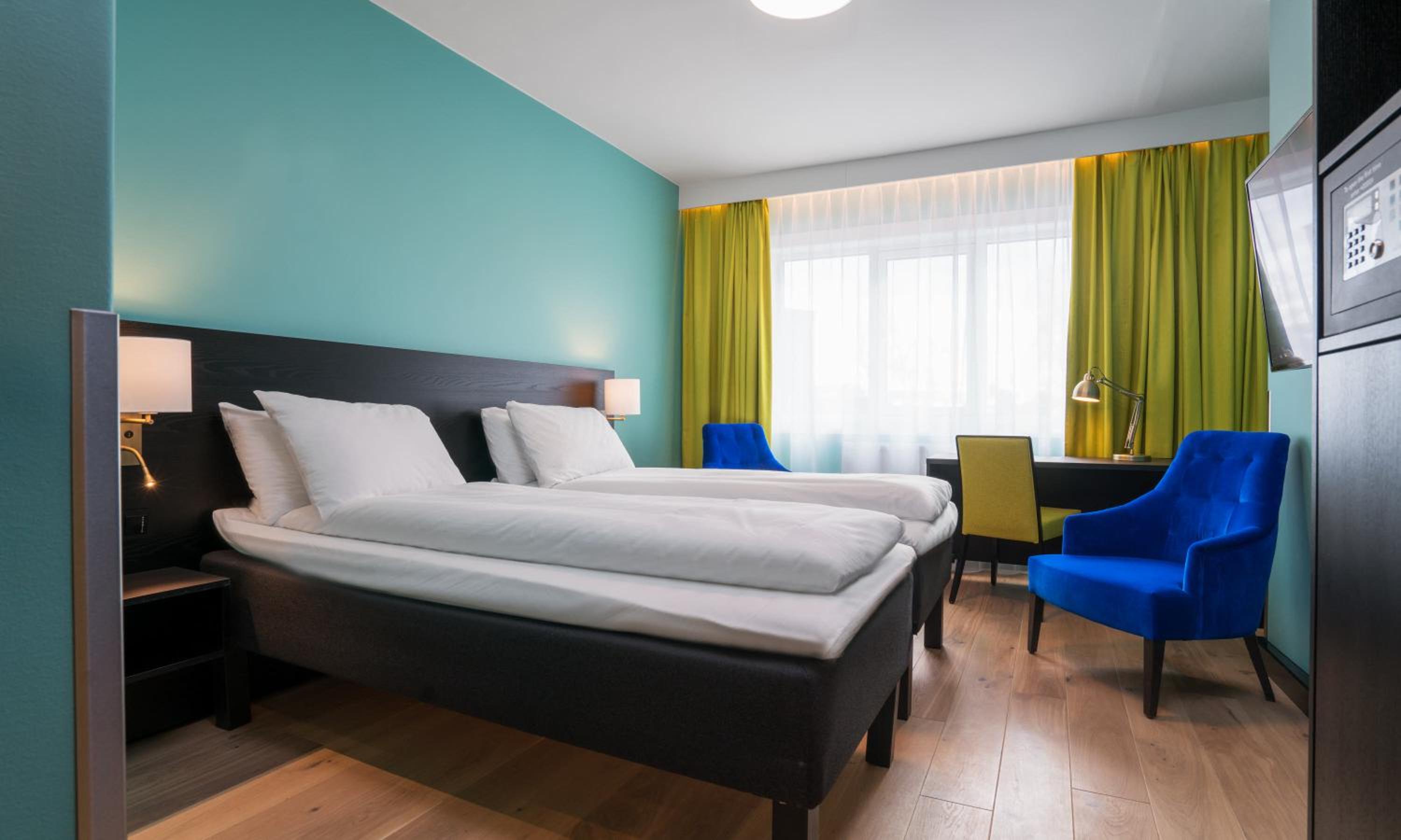 Standard Twin Room - Photo 9