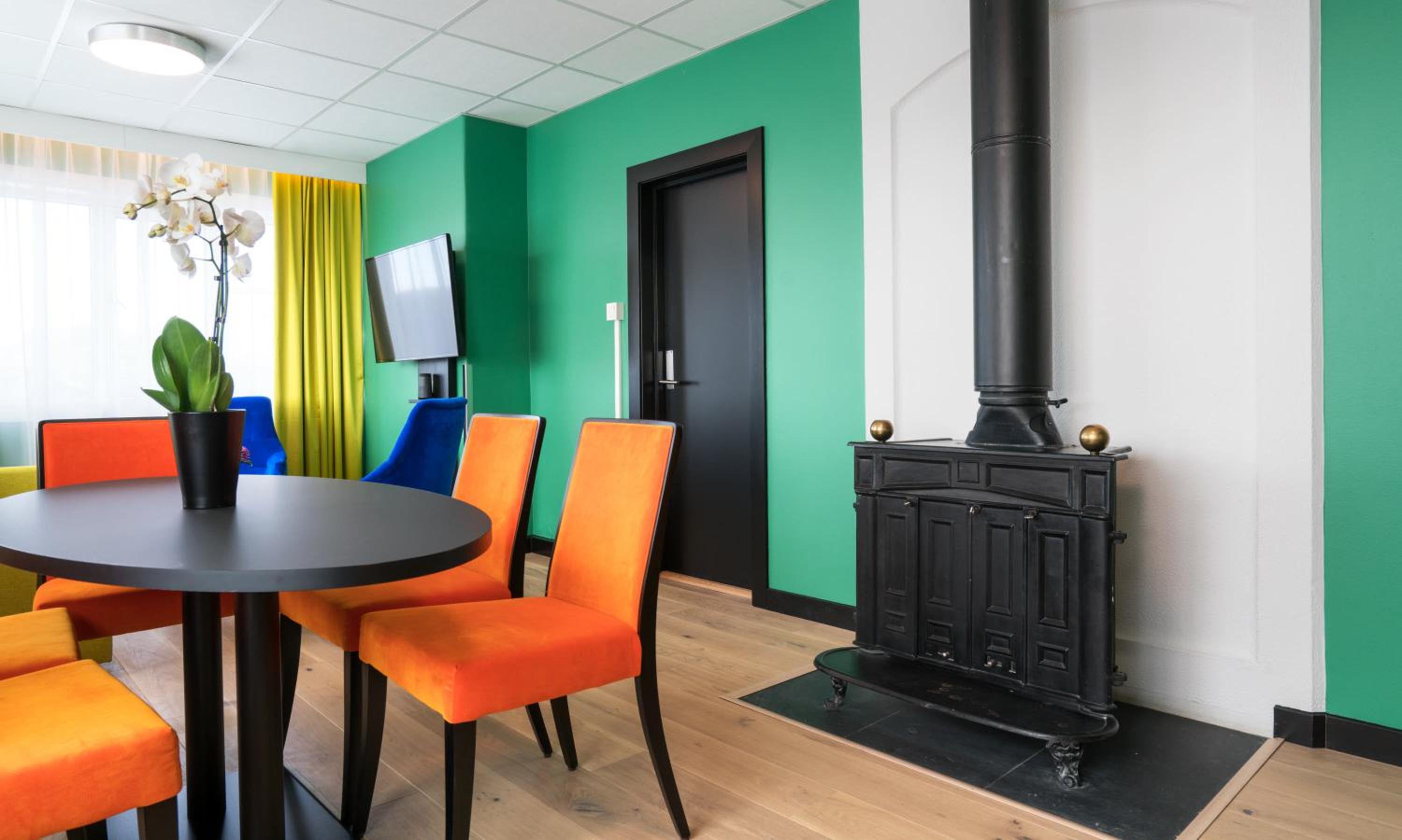 Suite - Photo 2