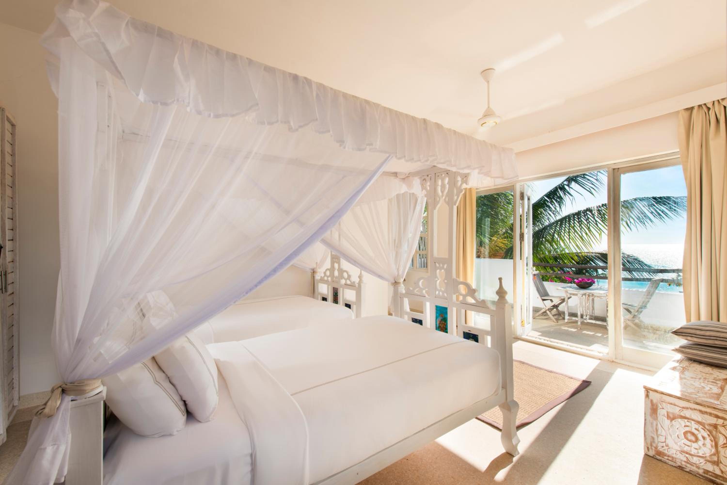 Ambassador Beach Villa - Photo 7