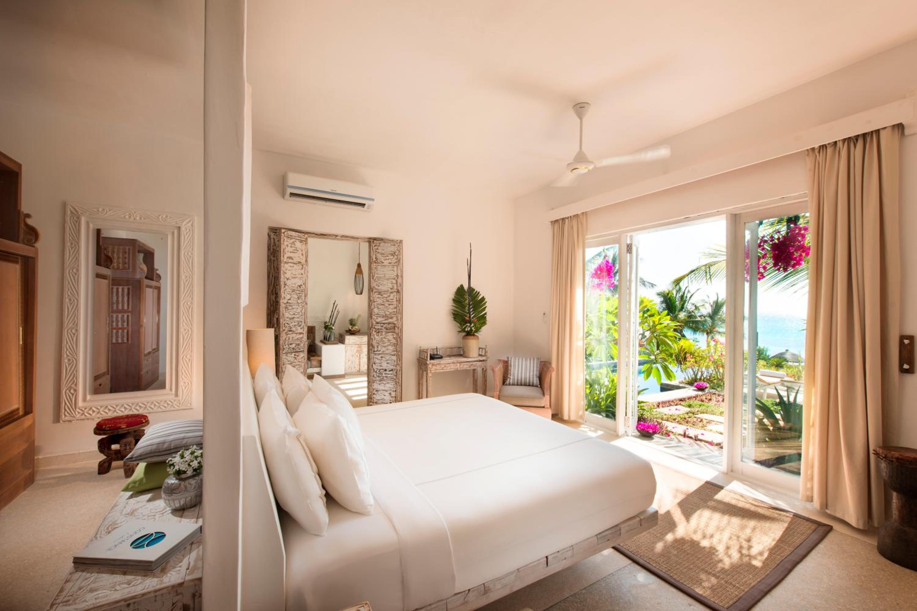 Ambassador Beach Villa - Photo 5