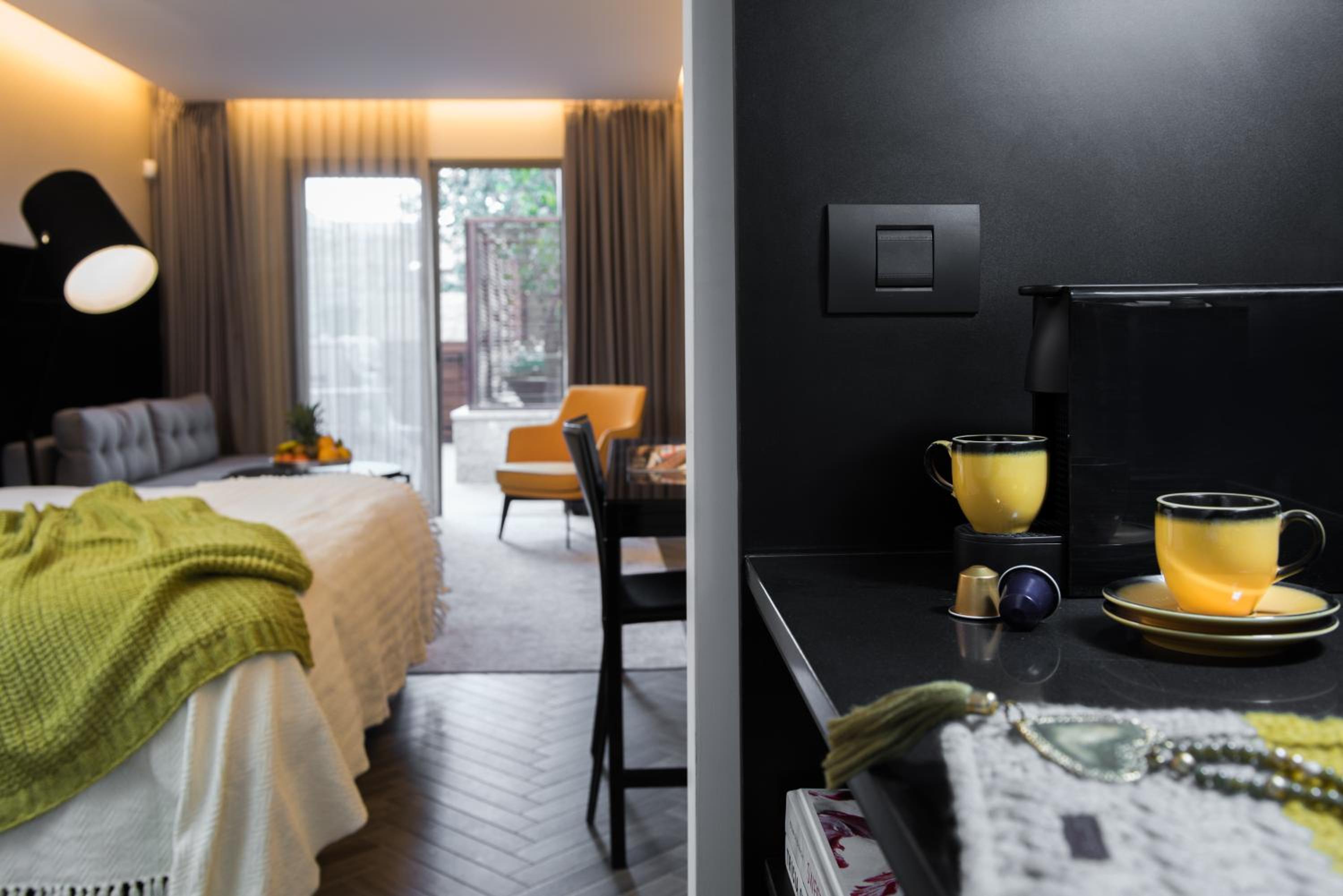 Executive Garden Jacuzzi