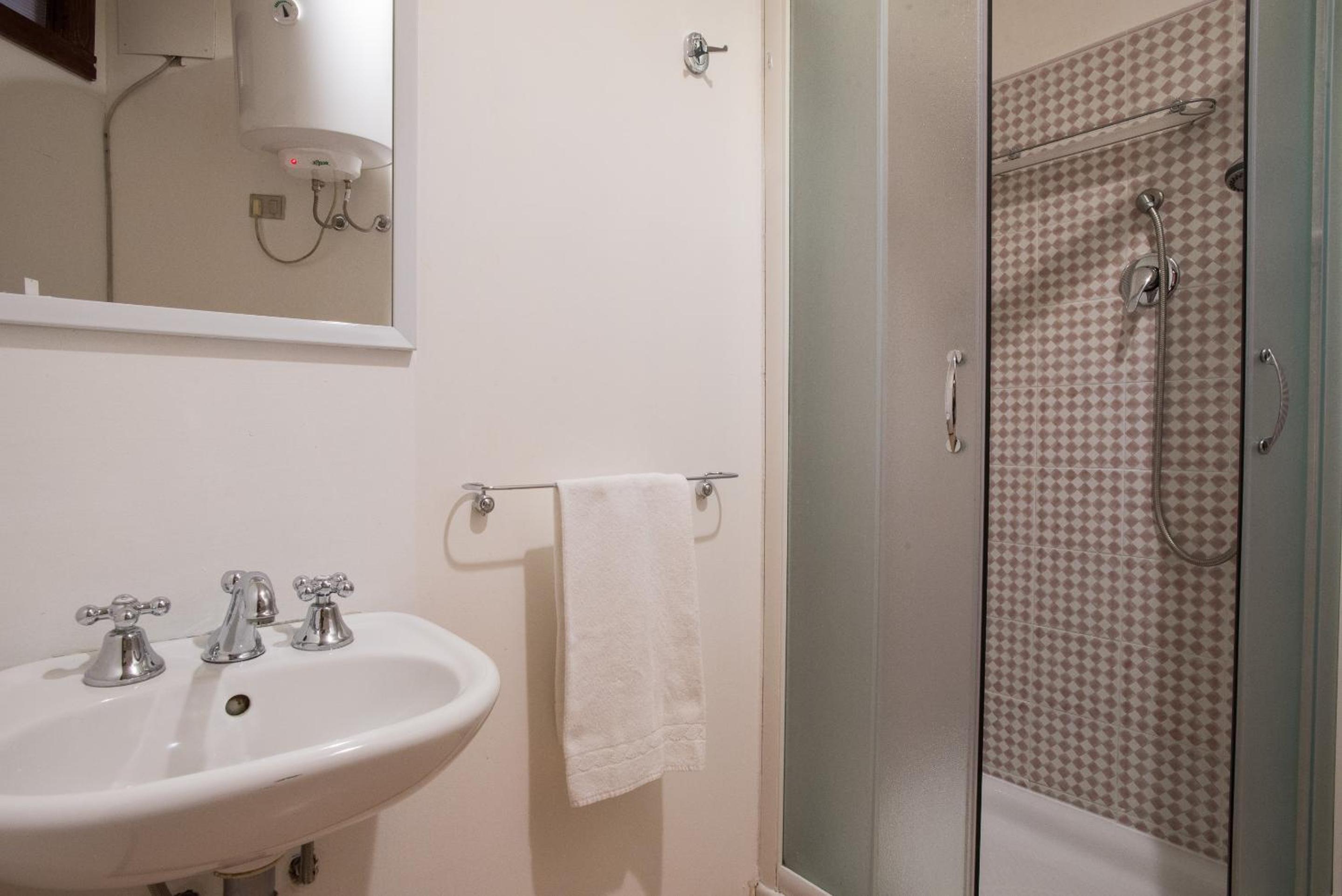 Studio Apartment photo 3