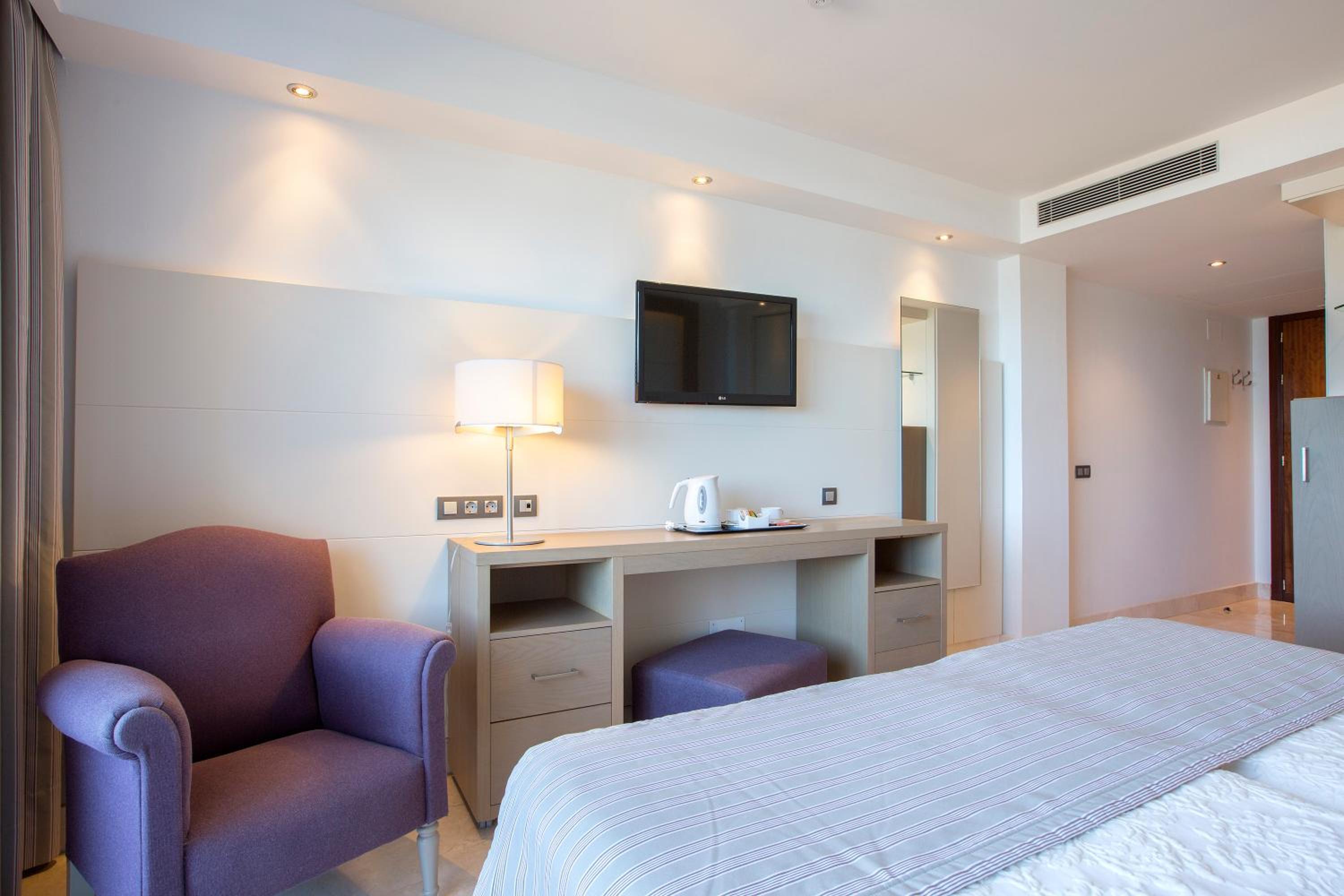 Double or Twin Room (2 Adults) - Photo 3