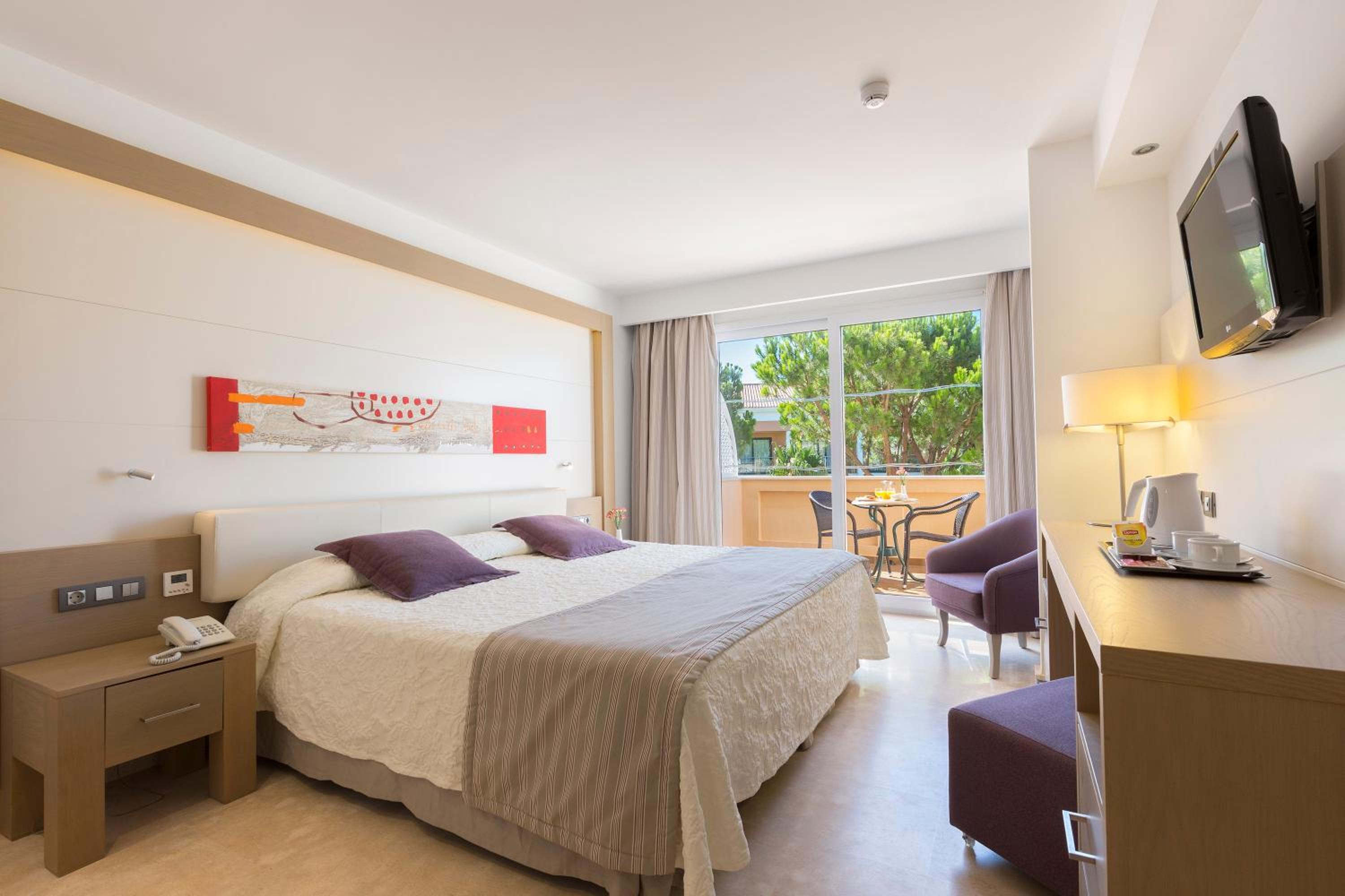 Double or Twin Room (2 Adults) - Photo 1