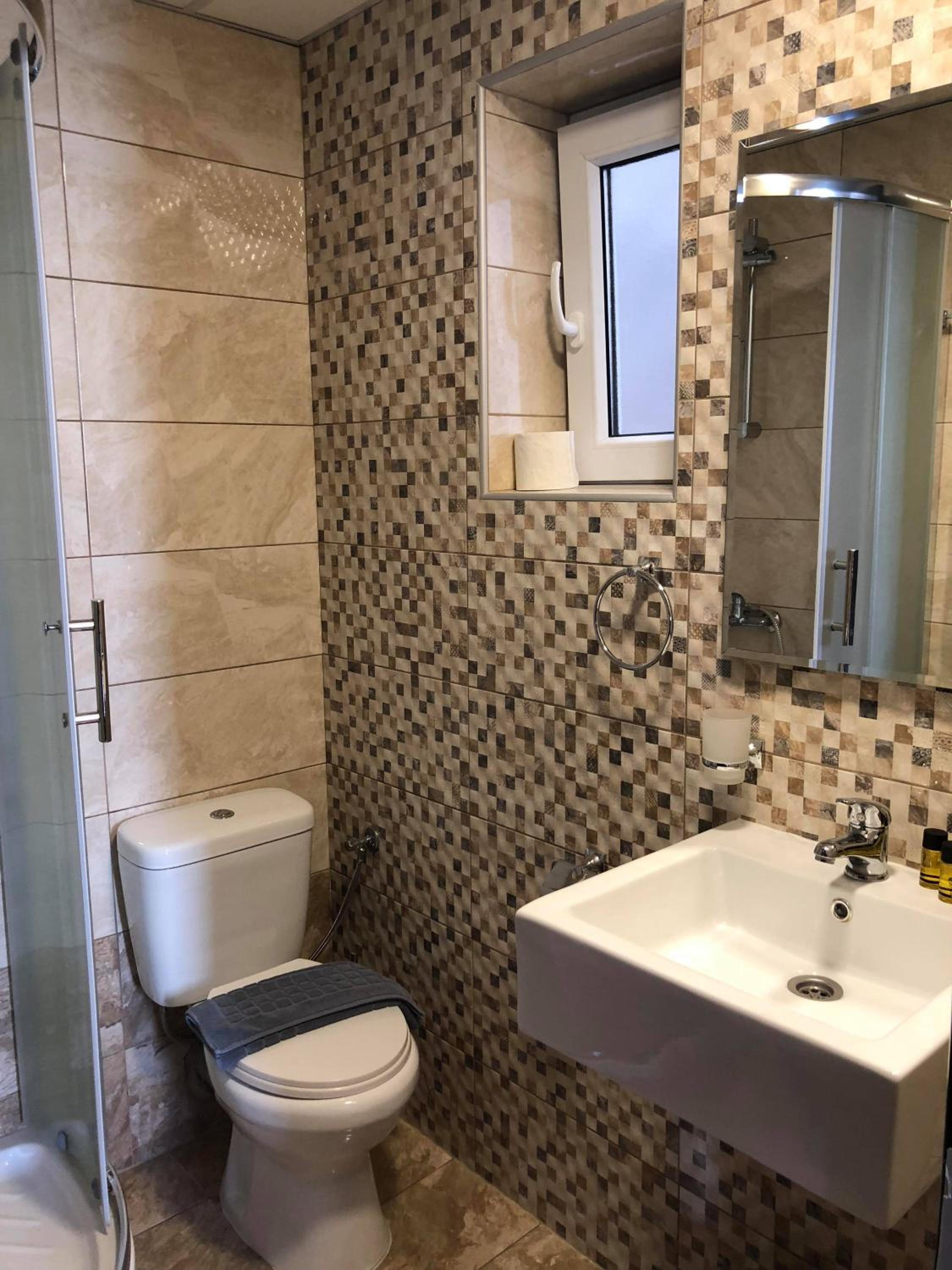Standard Triple Room with Sea View - Photo 3