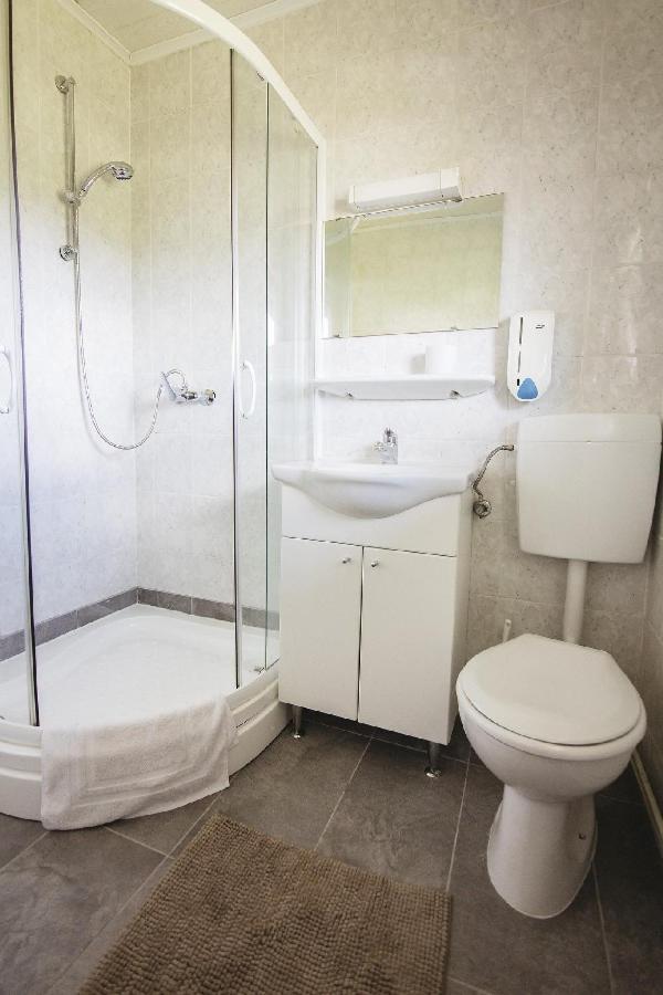 Double Room - Photo 4